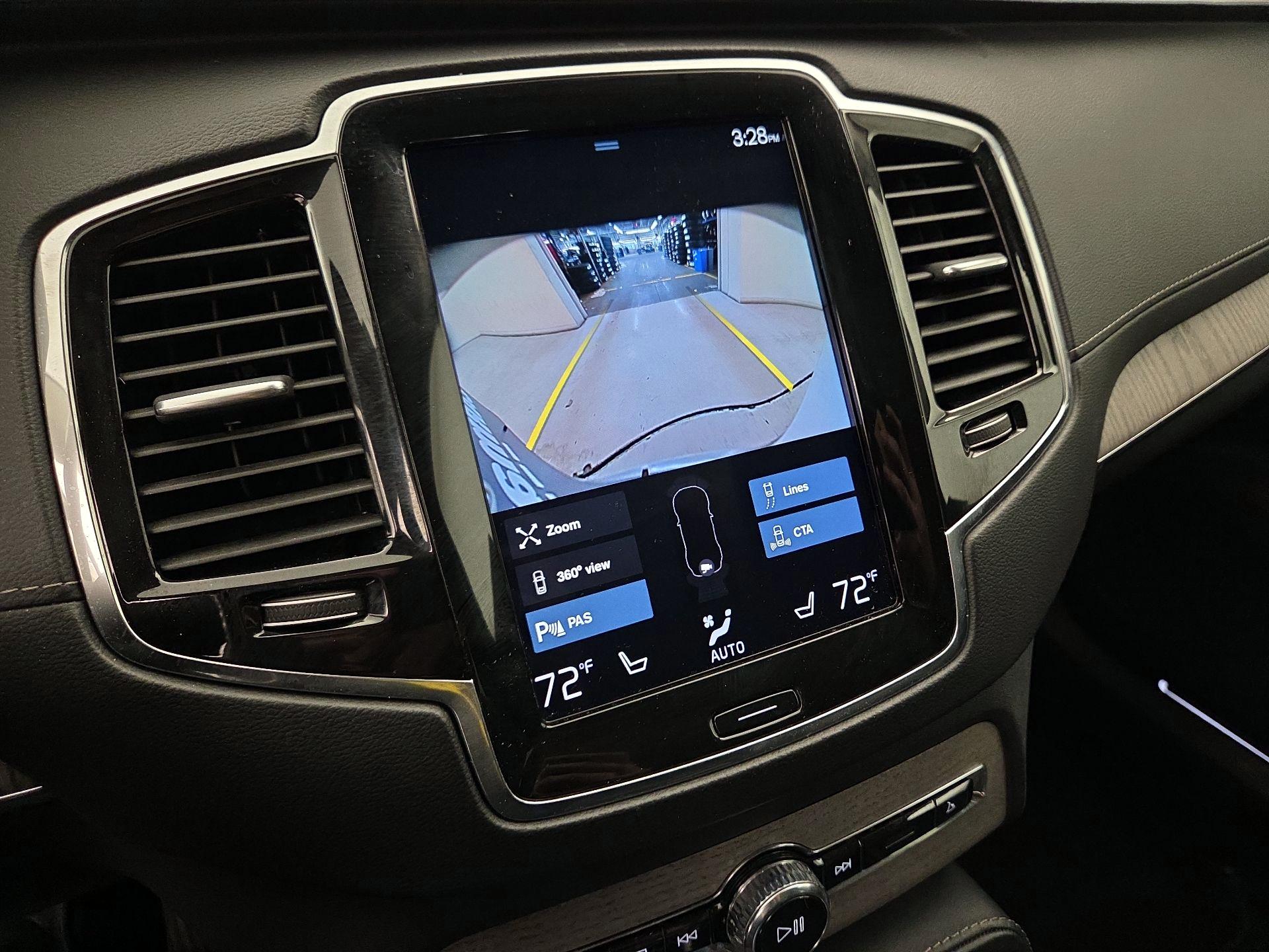 Thumbnail: 2021 Volvo XC90 - 14