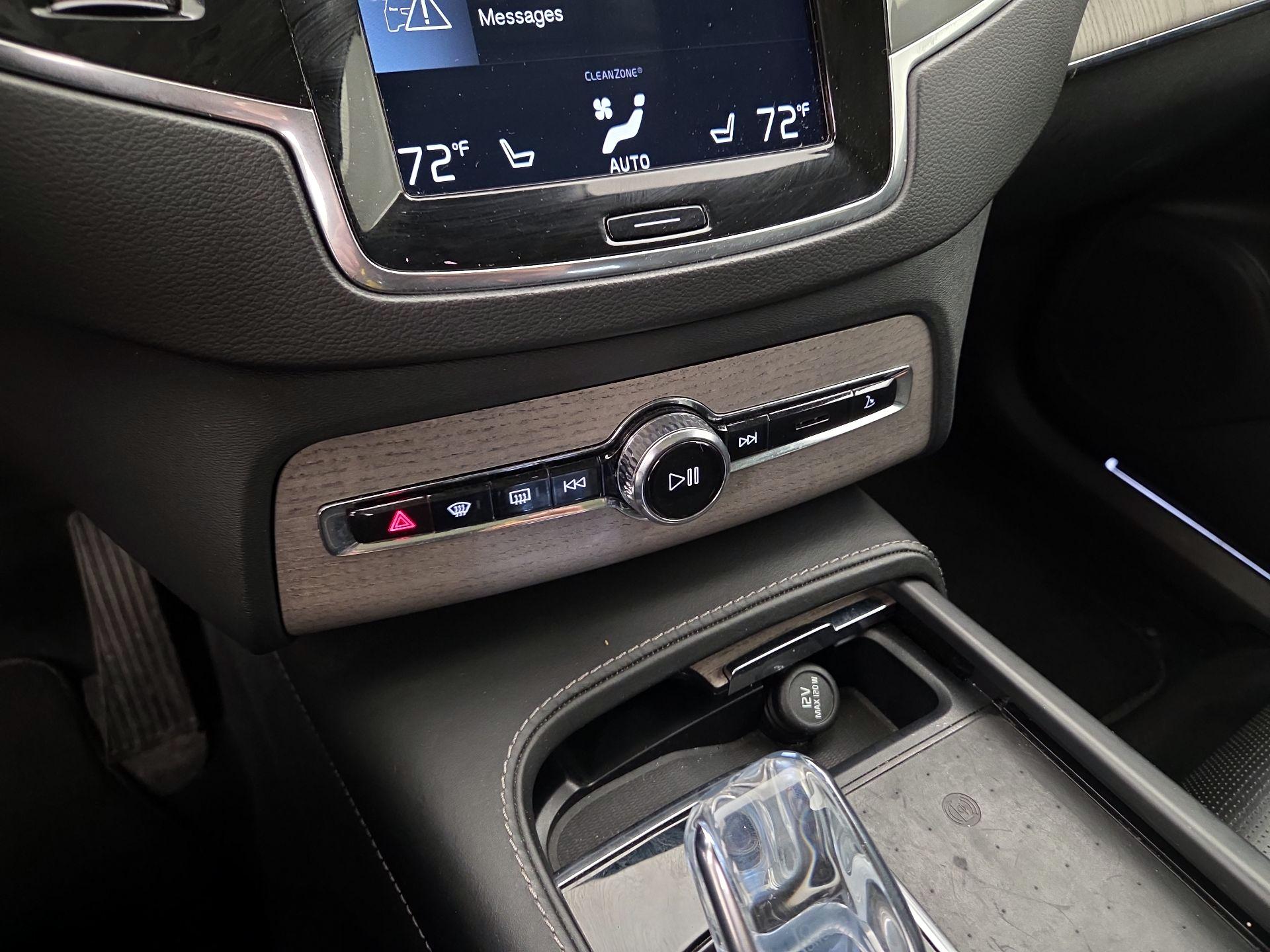 Thumbnail: 2021 Volvo XC90 - 16