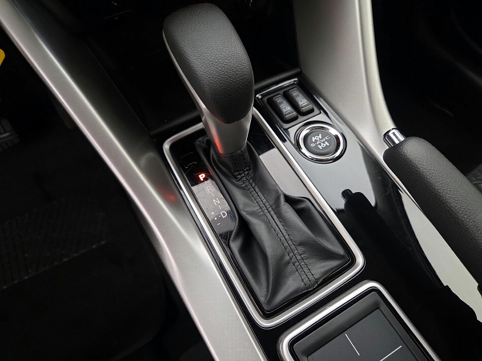 Thumbnail: 2020 Mitsubishi Eclipse Cross - 17