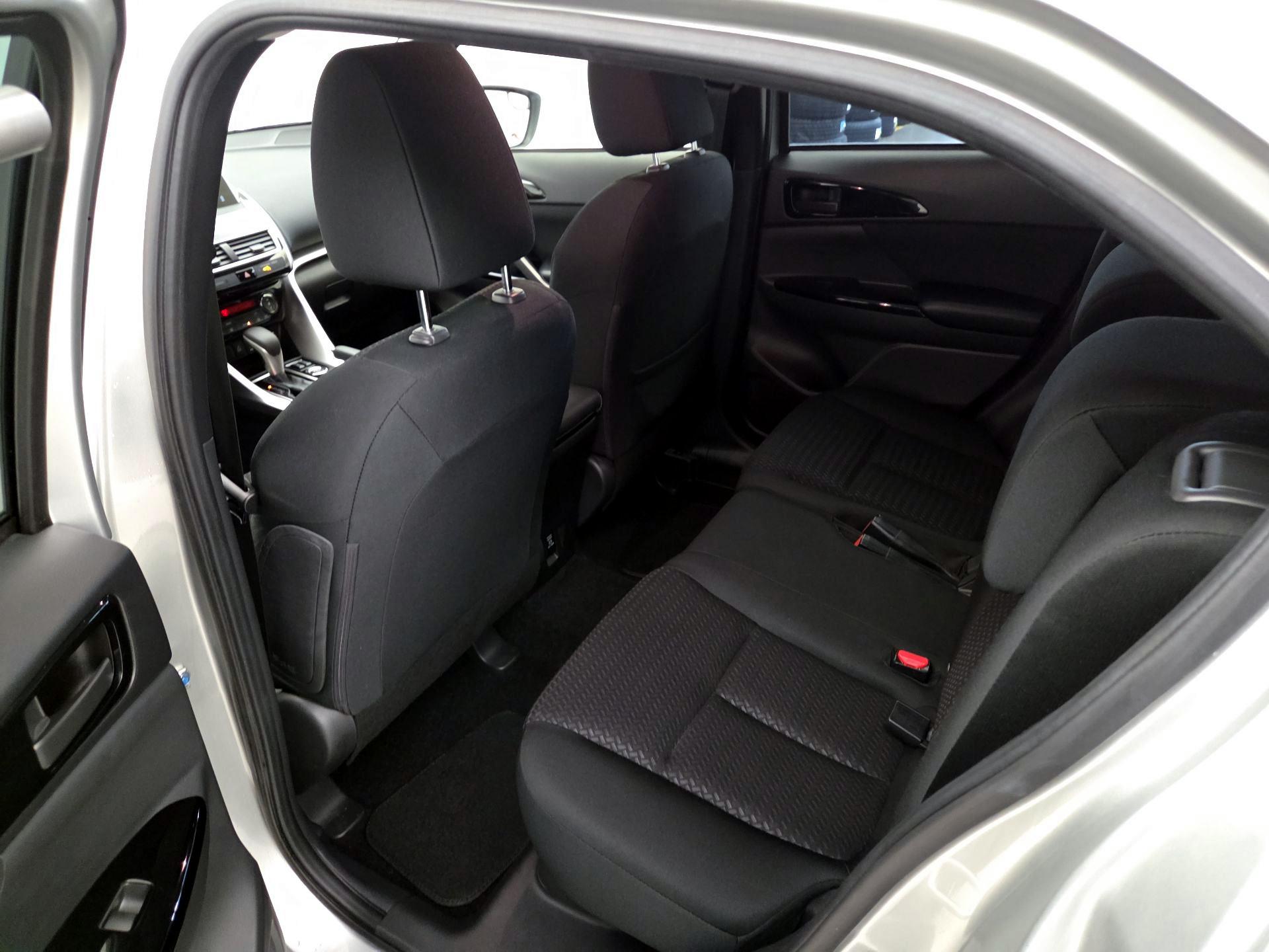 Thumbnail: 2020 Mitsubishi Eclipse Cross - 19