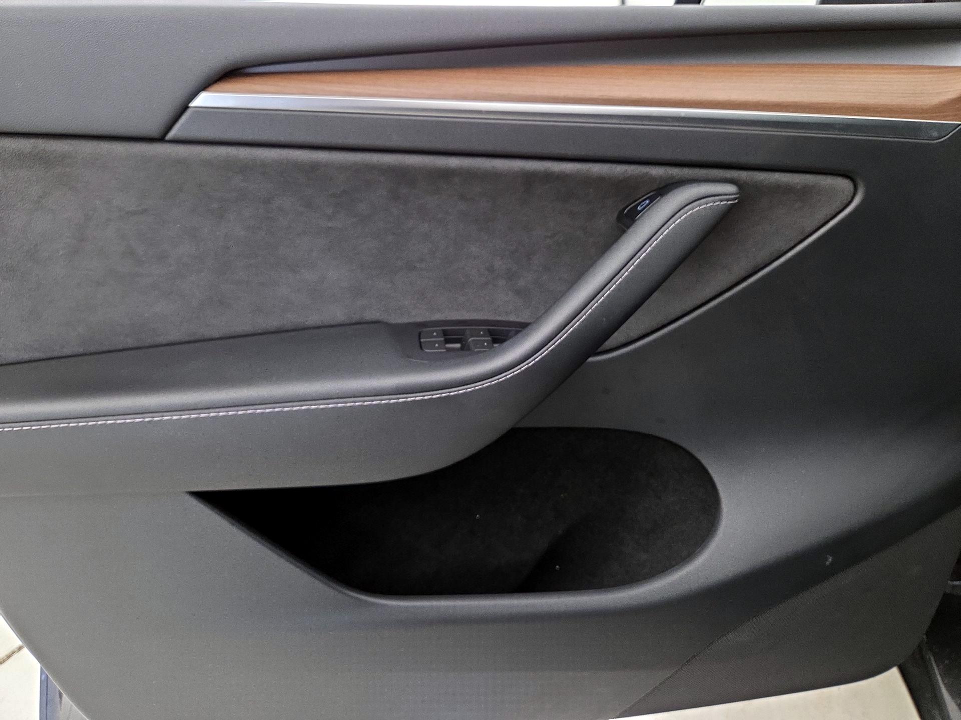 Thumbnail: 2023 Tesla Model Y - 12