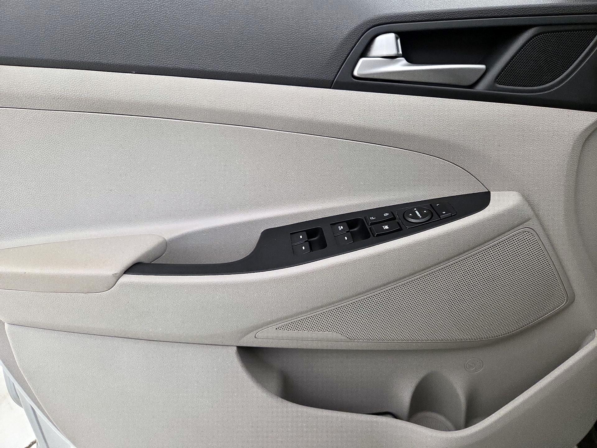 Thumbnail: 2019 Hyundai Tucson - 12