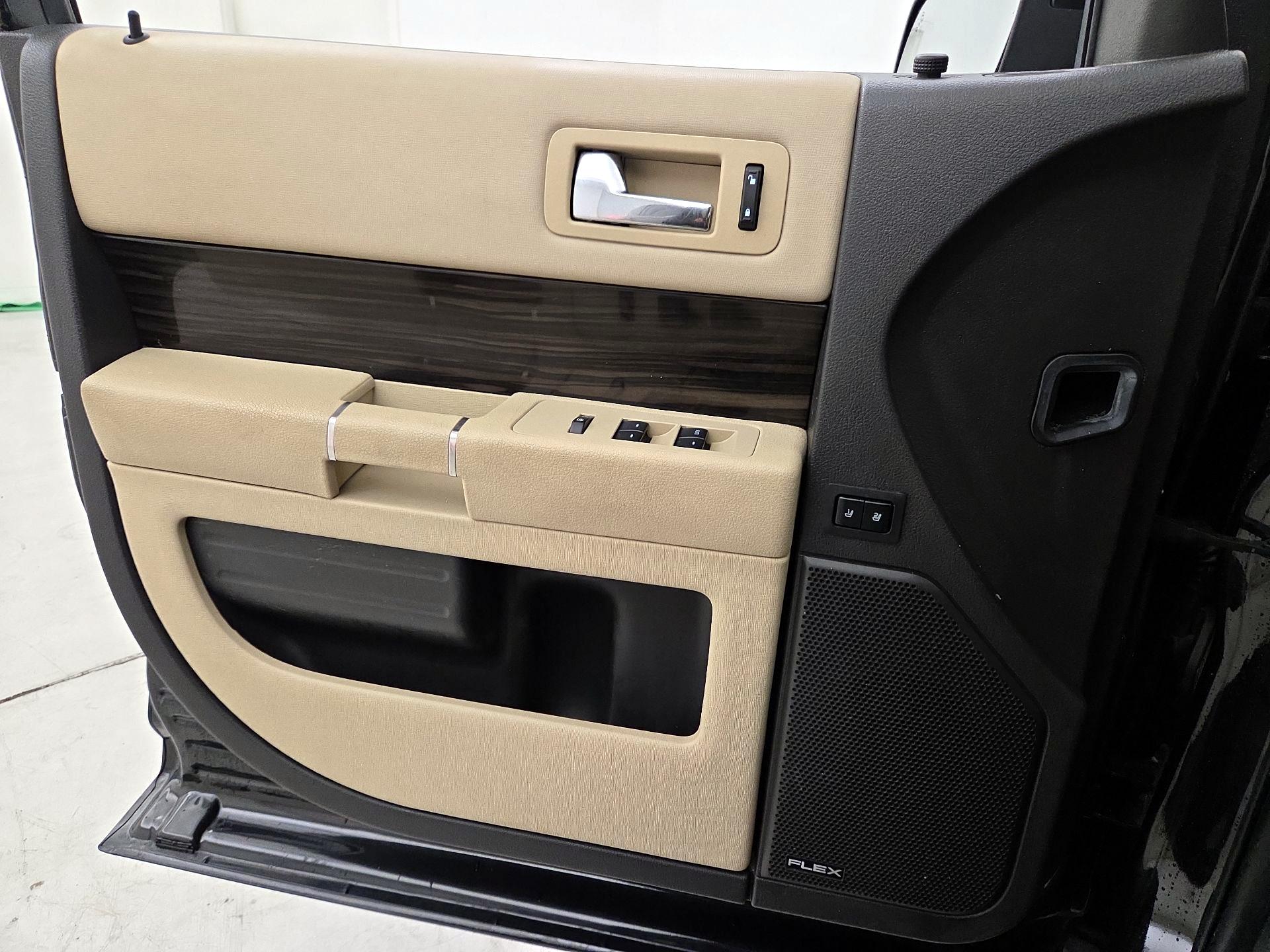 Thumbnail: 2014 Ford Flex - 12