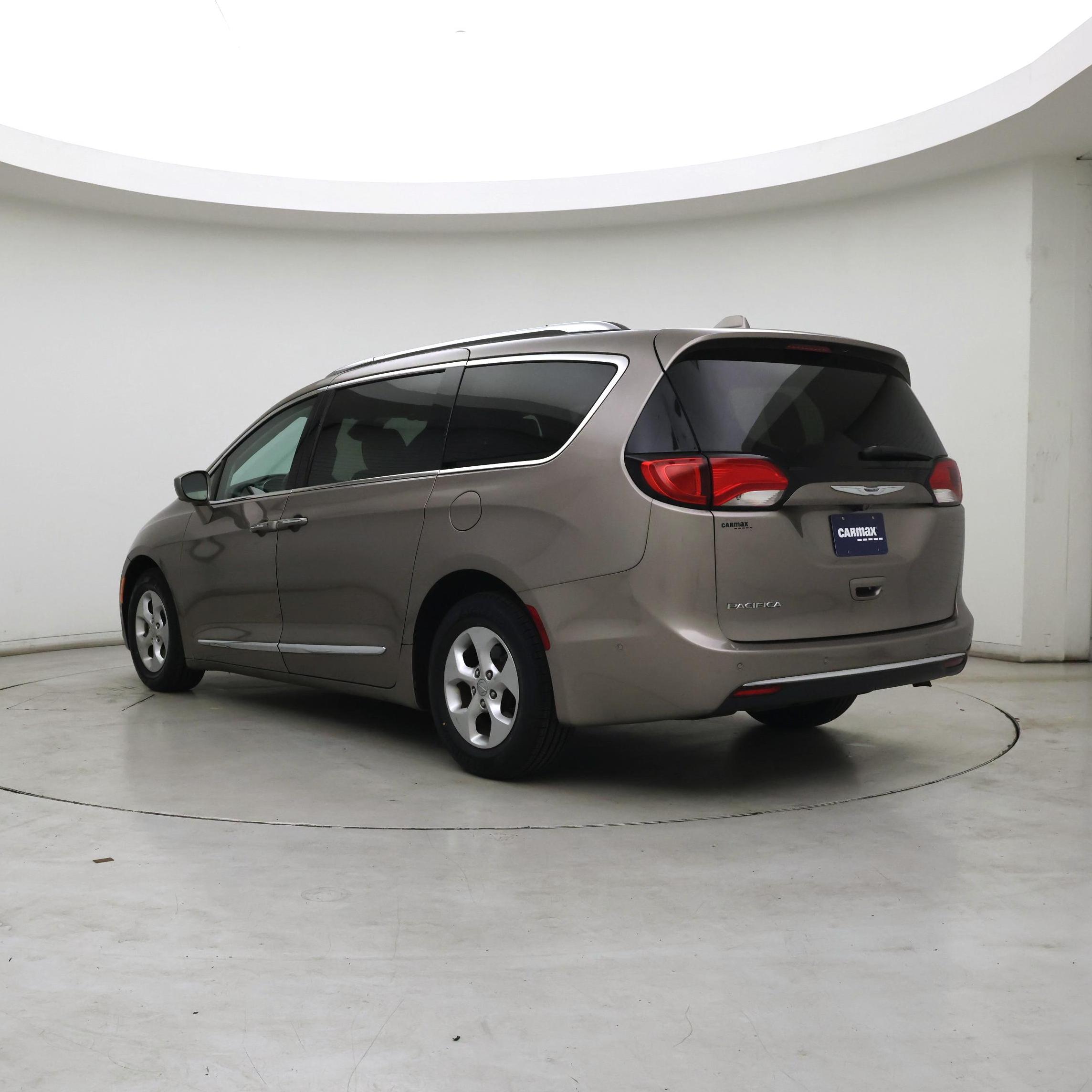 Thumbnail: 2017 Chrysler Pacifica - 2