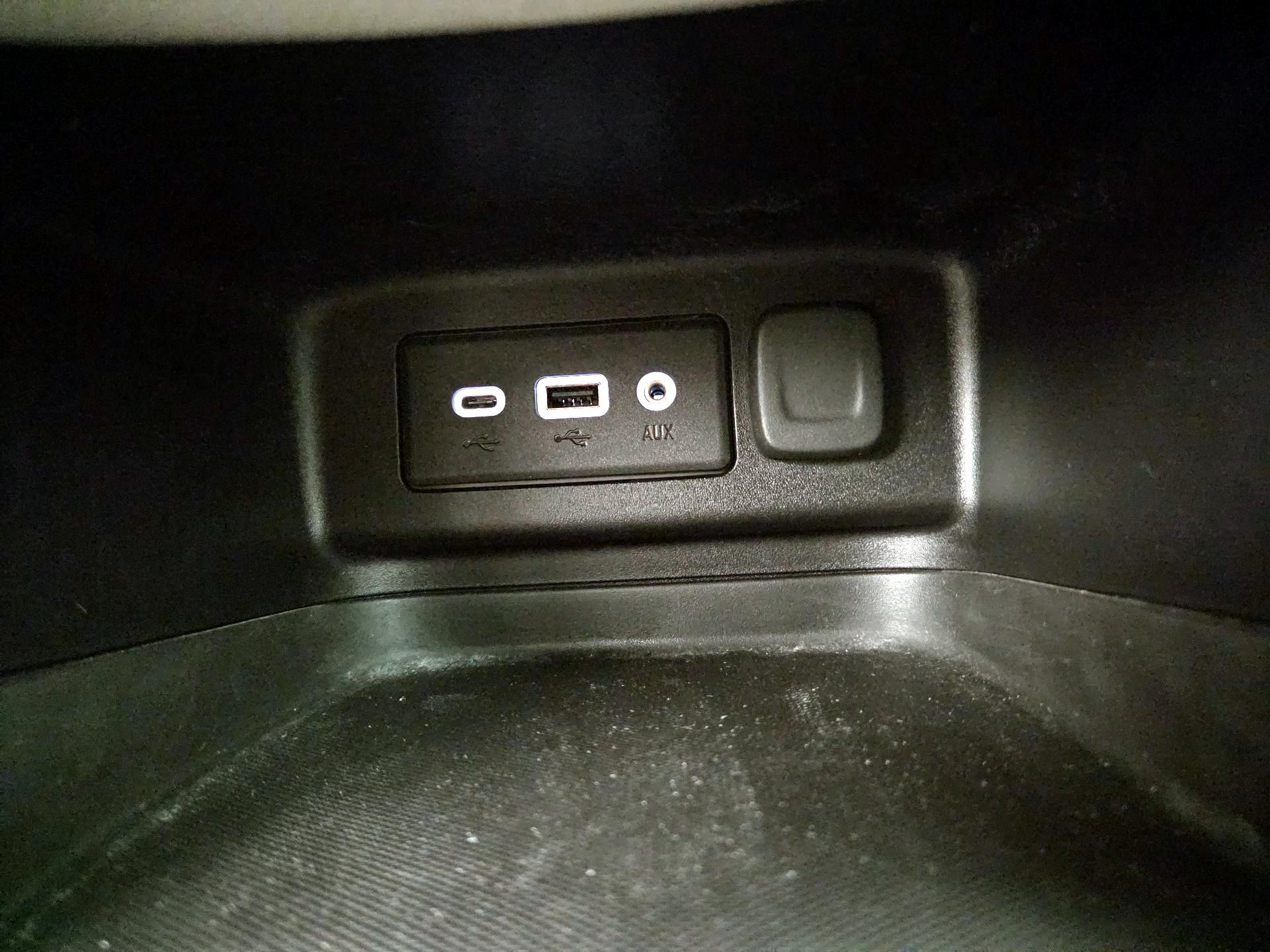 Thumbnail: 2019 Chevrolet Equinox - 18