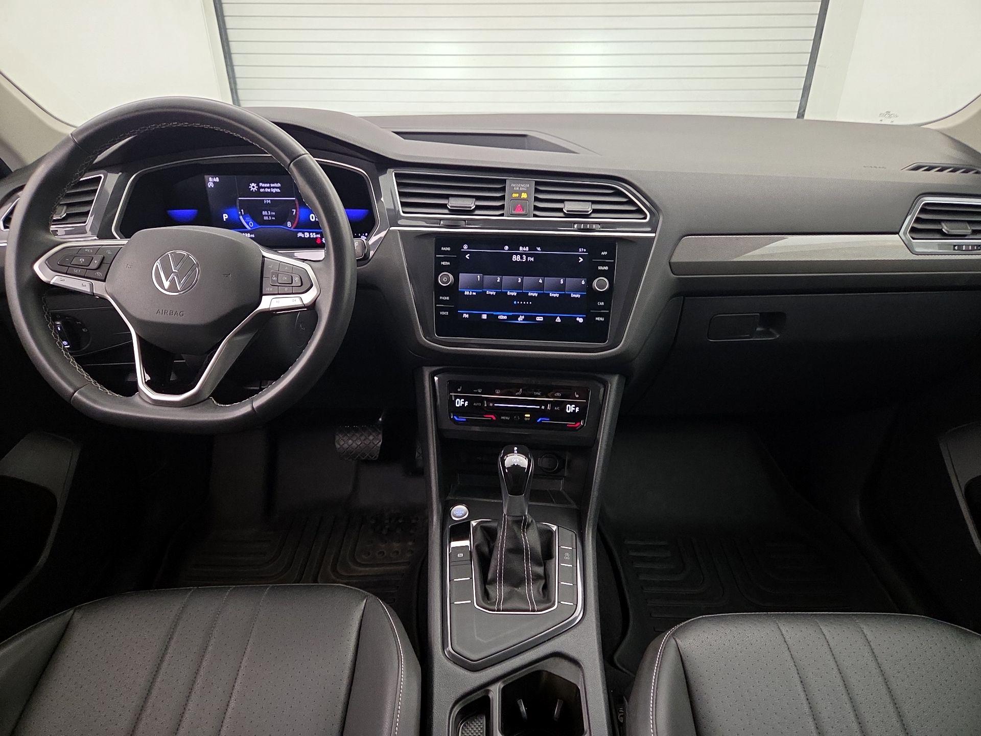 Thumbnail: 2023 Volkswagen Tiguan - 9