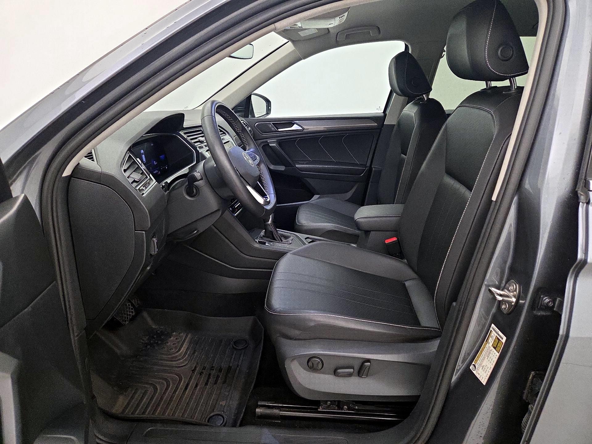 Thumbnail: 2023 Volkswagen Tiguan - 11