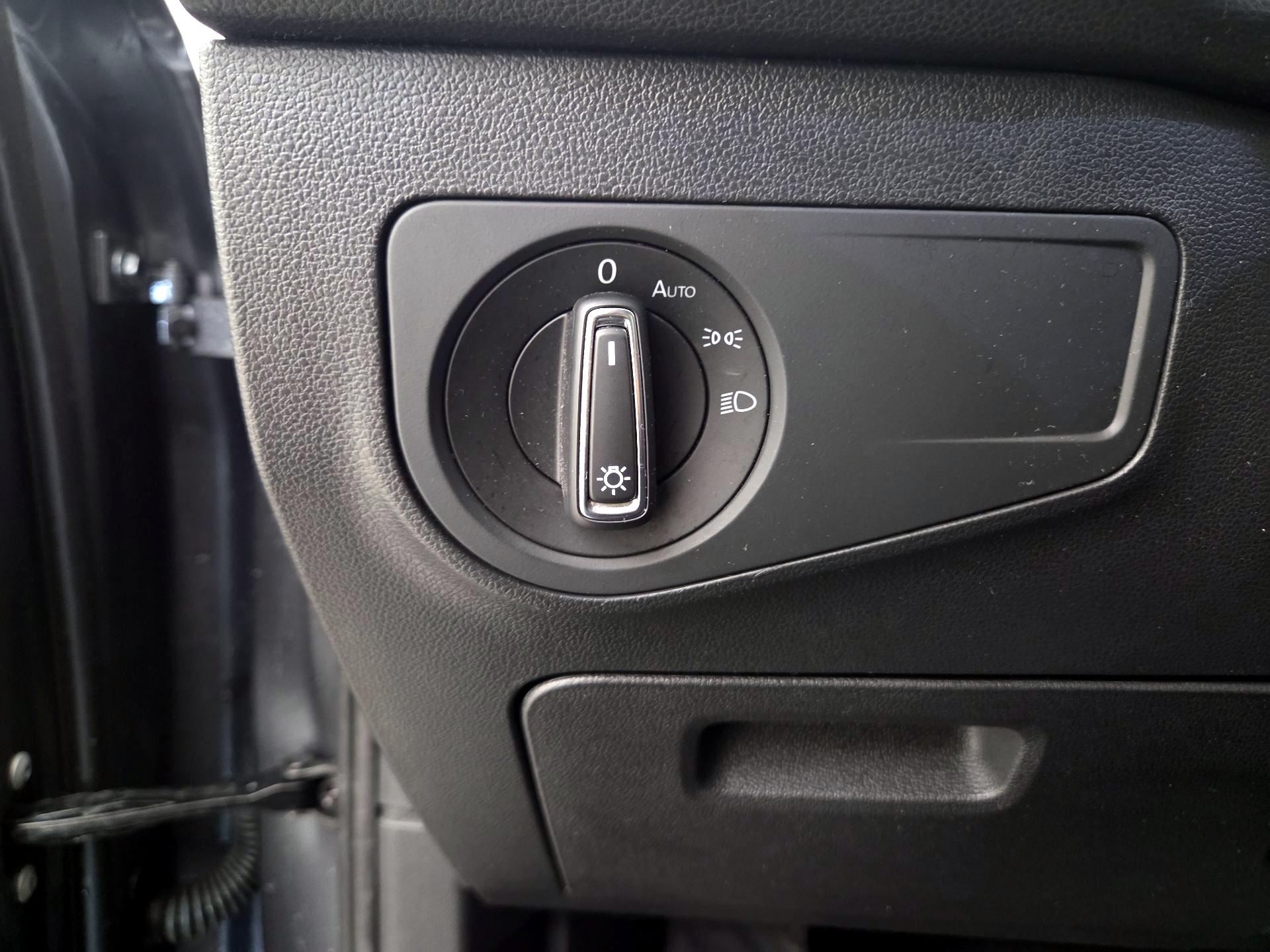 Thumbnail: 2023 Volkswagen Tiguan - 13