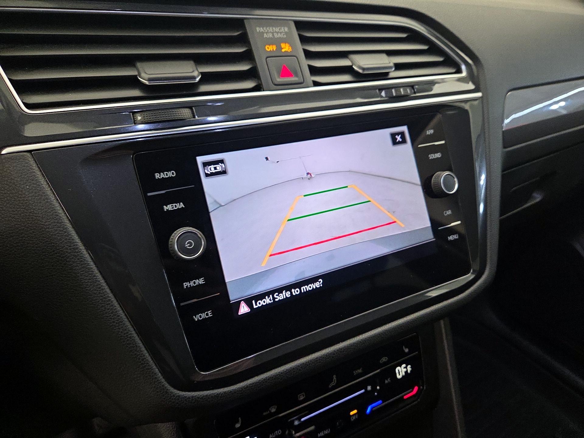 Thumbnail: 2023 Volkswagen Tiguan - 14