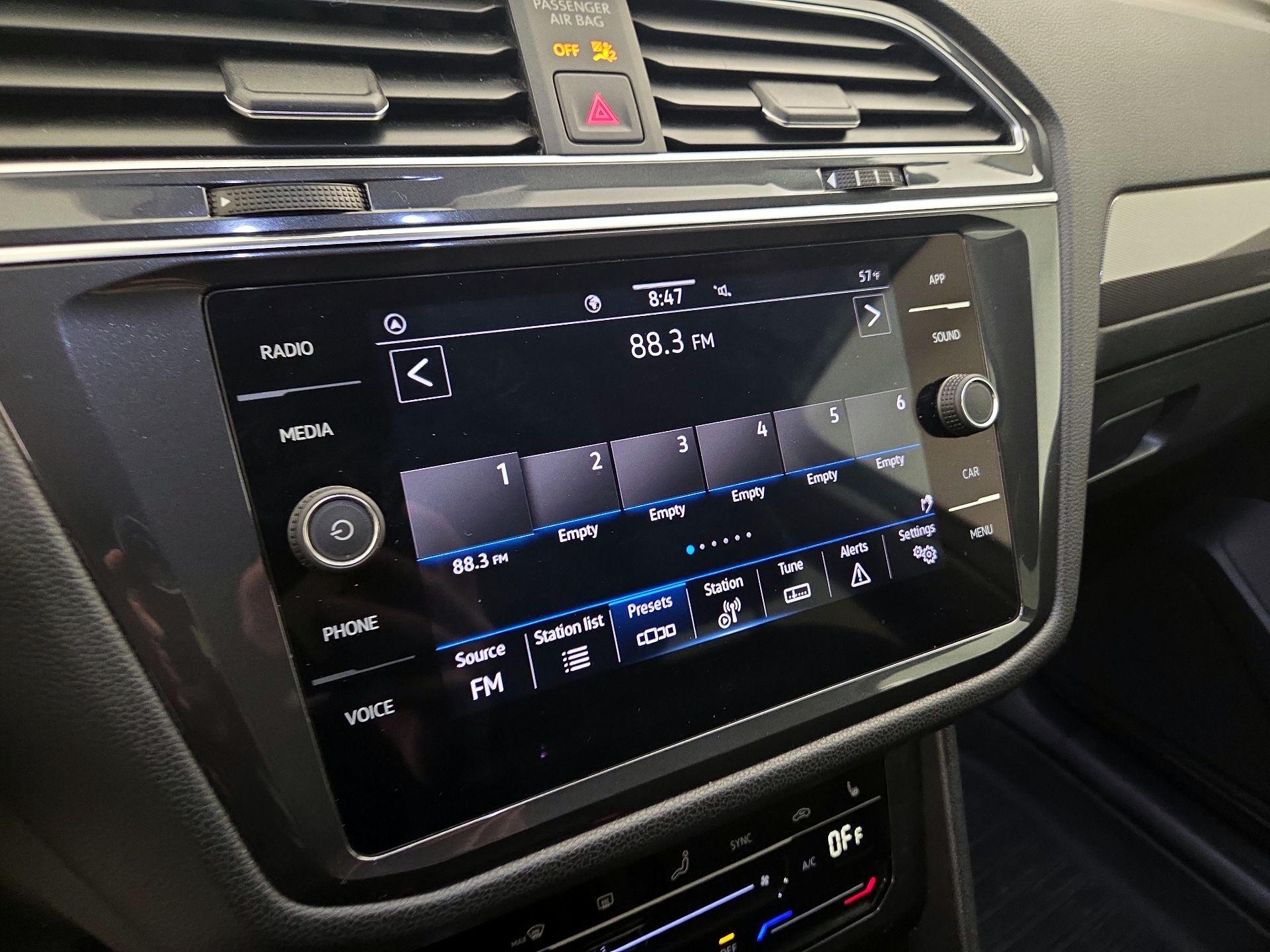 Thumbnail: 2023 Volkswagen Tiguan - 15