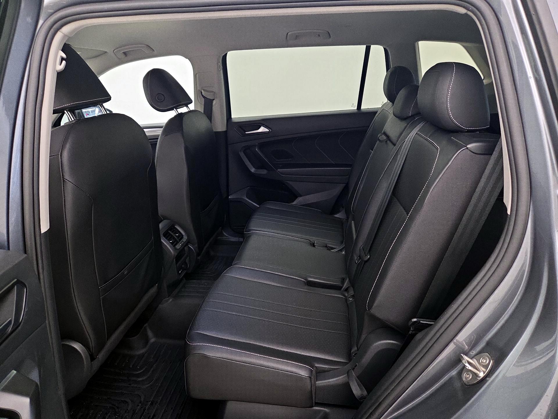 Thumbnail: 2023 Volkswagen Tiguan - 18