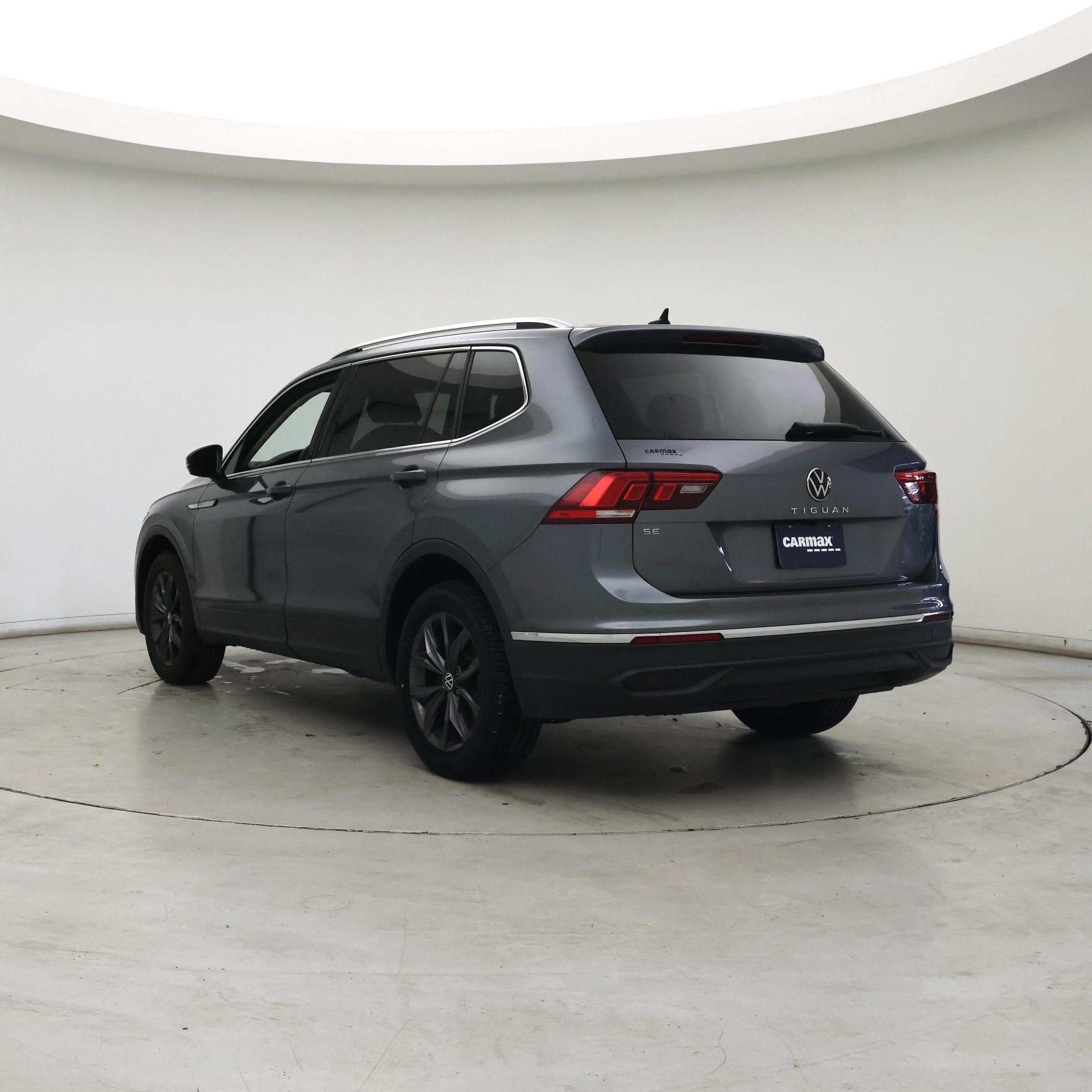 Thumbnail: 2023 Volkswagen Tiguan - 2