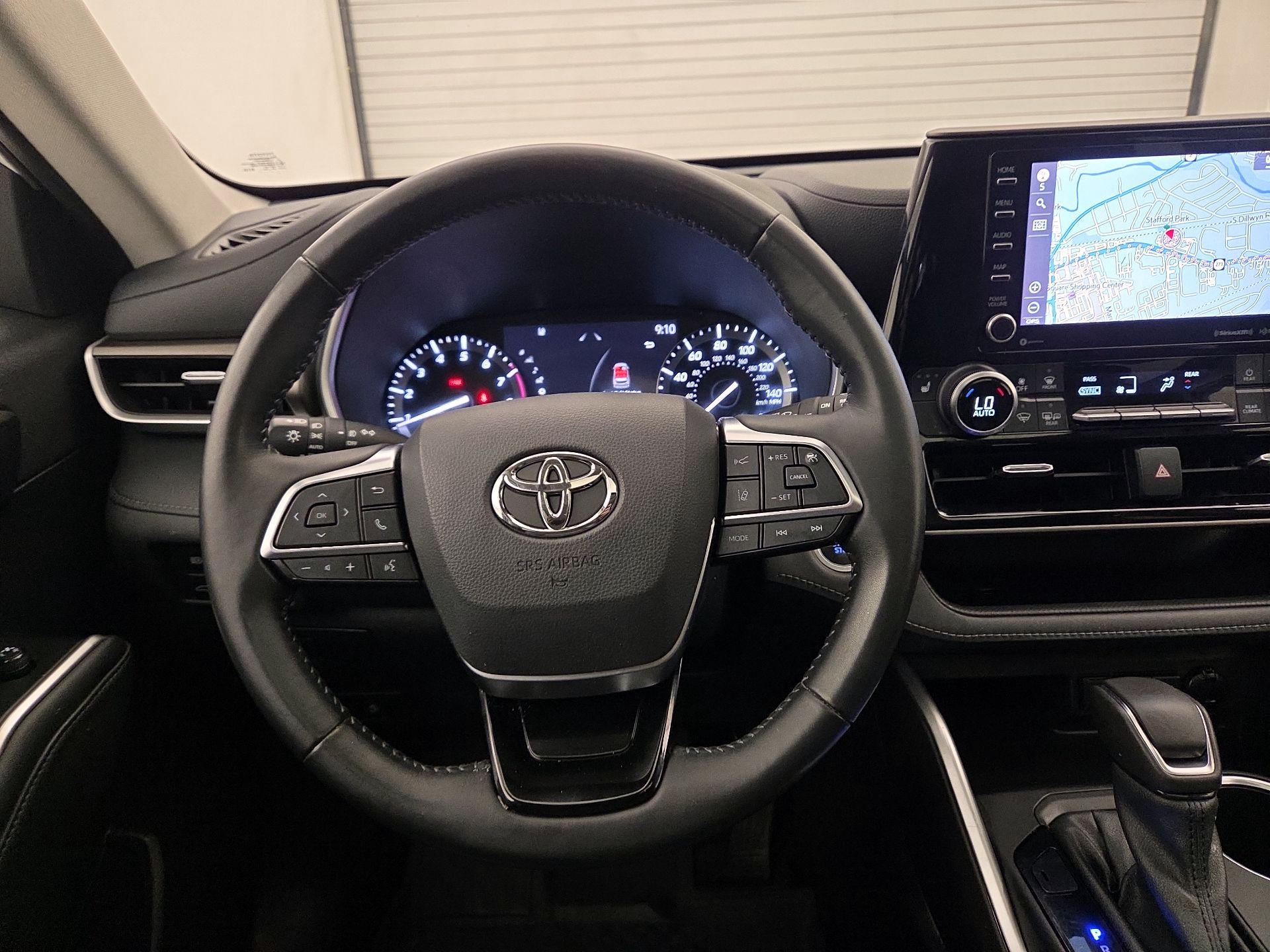 Thumbnail: 2021 Toyota Highlander - 10