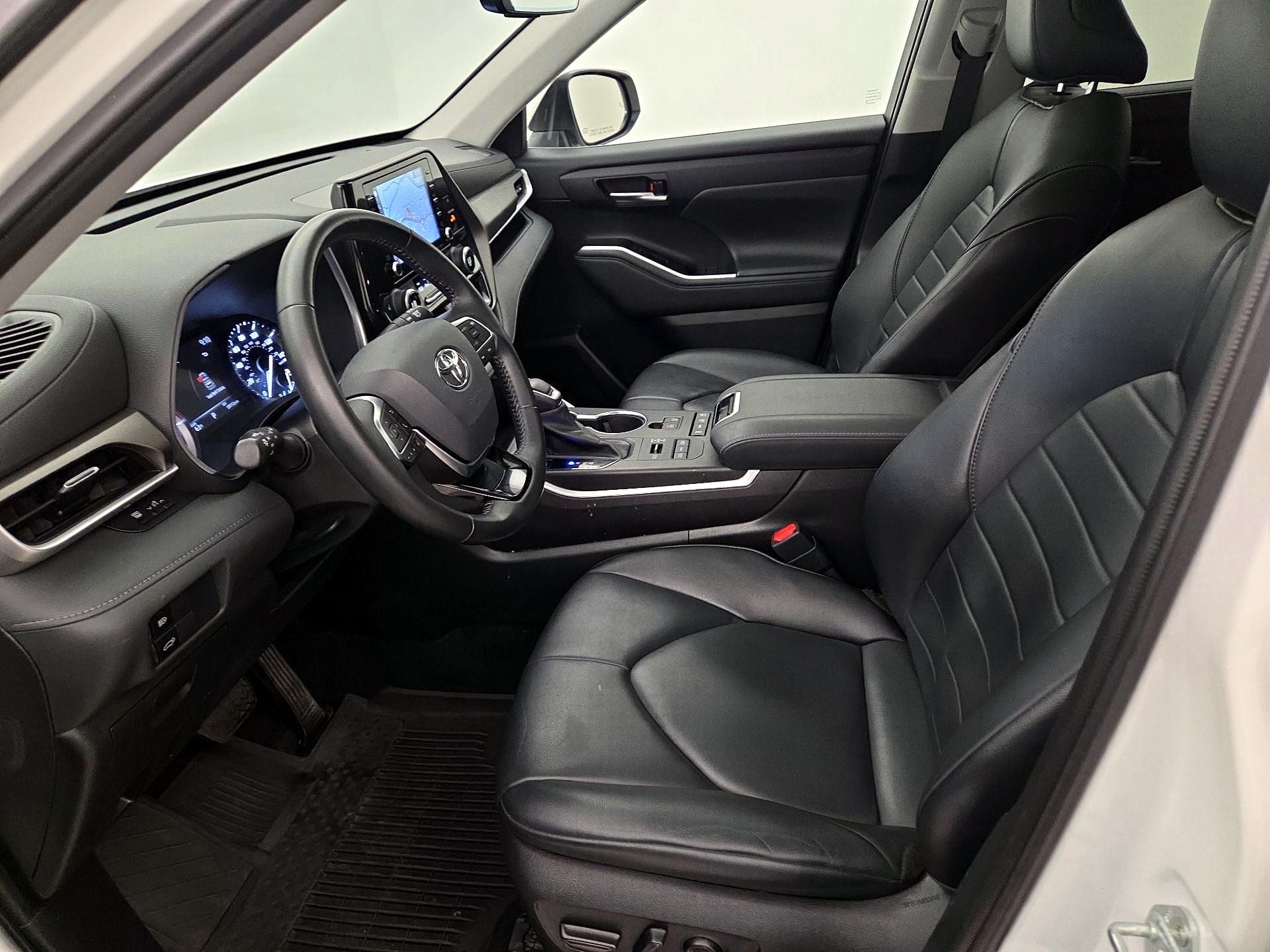 Thumbnail: 2021 Toyota Highlander - 11