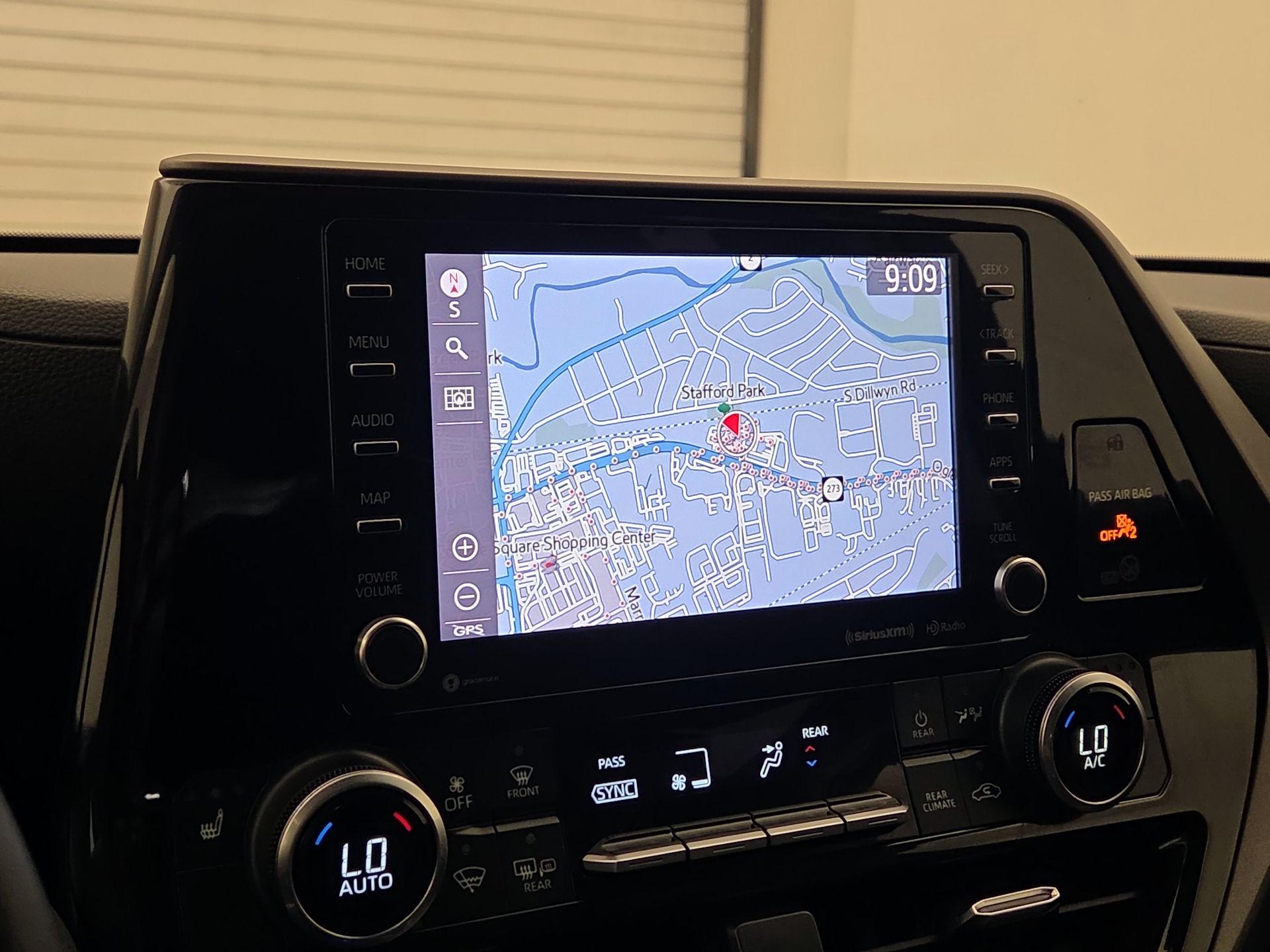 Thumbnail: 2021 Toyota Highlander - 14