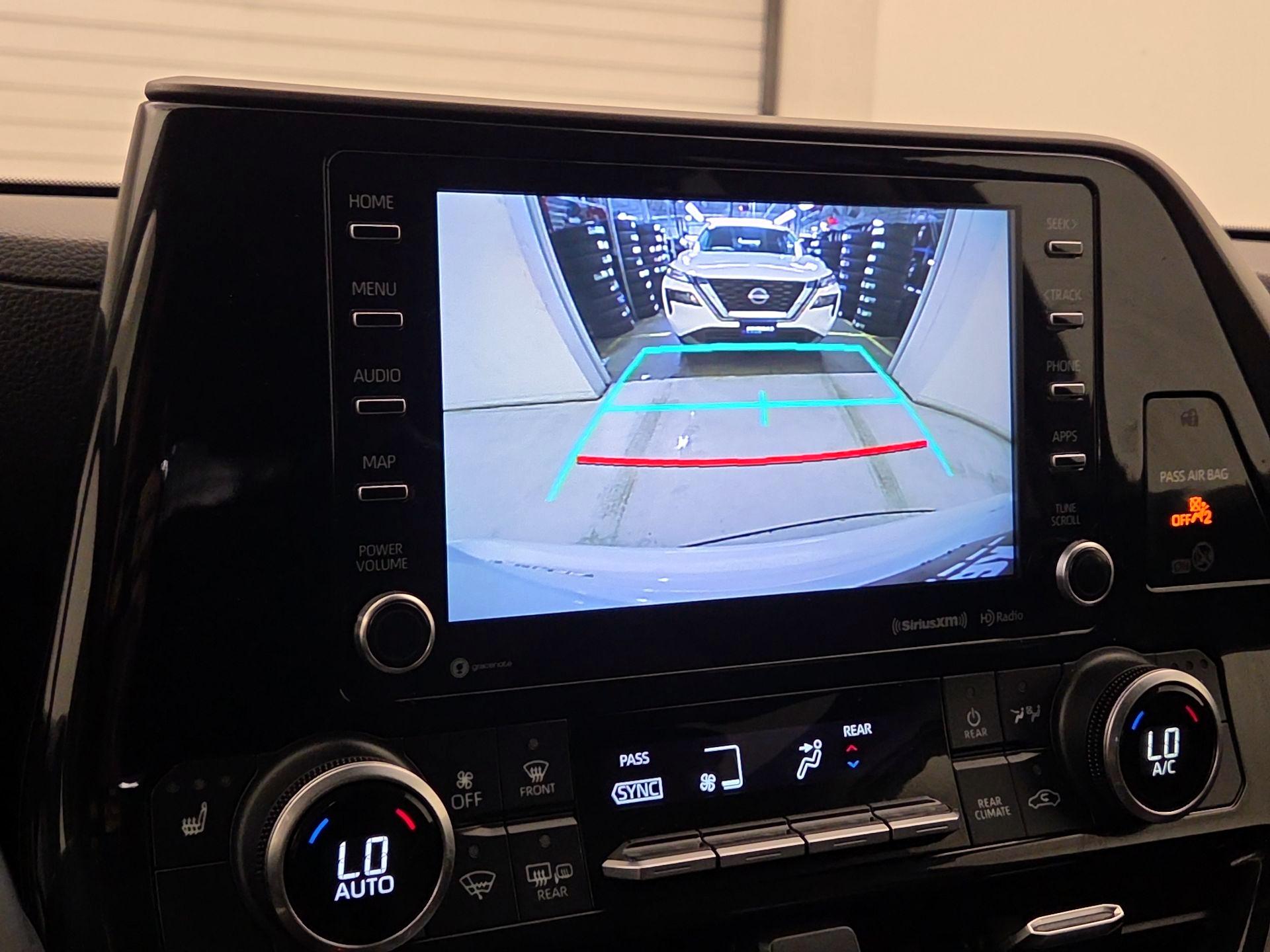 Thumbnail: 2021 Toyota Highlander - 15