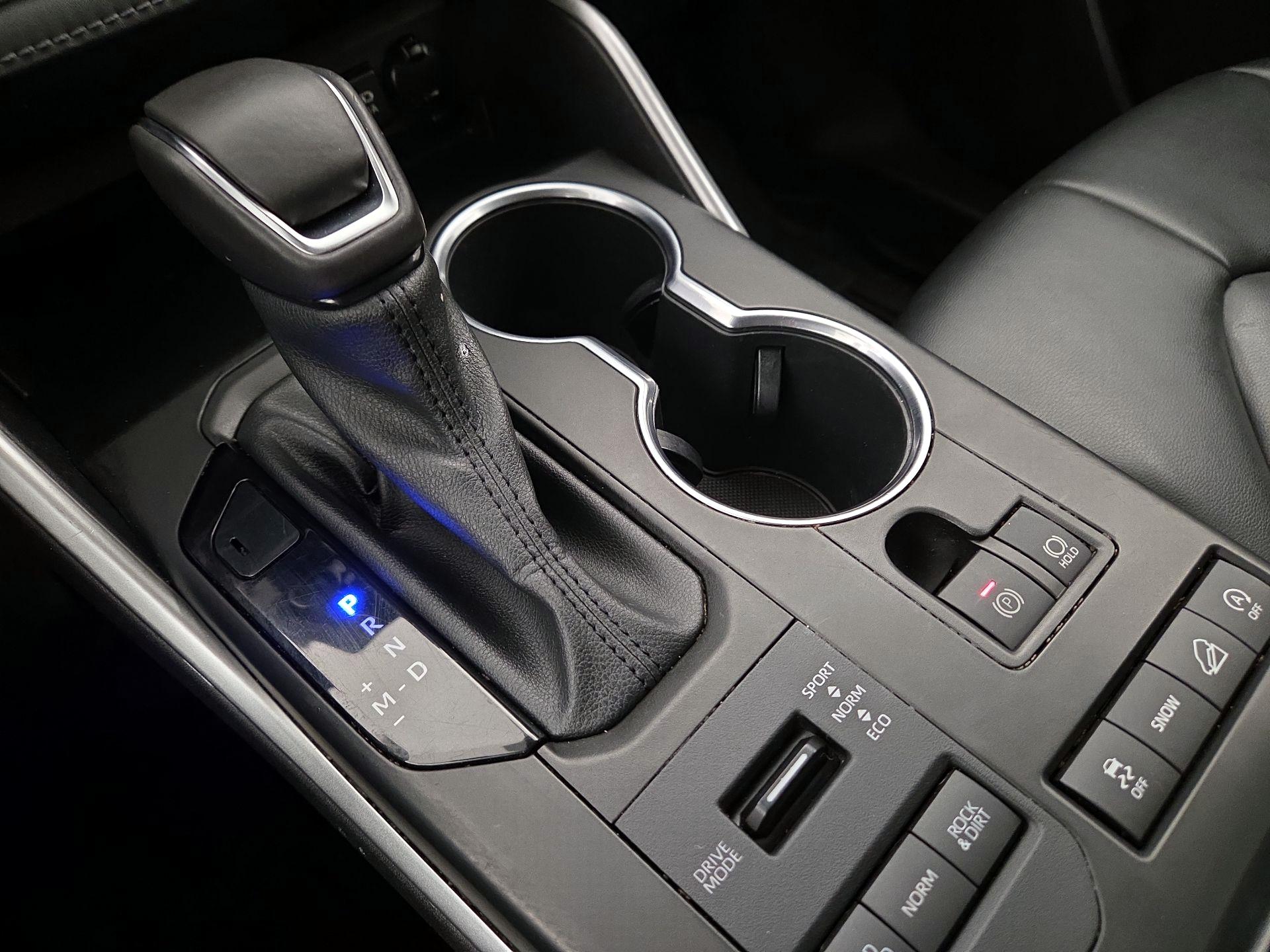 Thumbnail: 2021 Toyota Highlander - 18