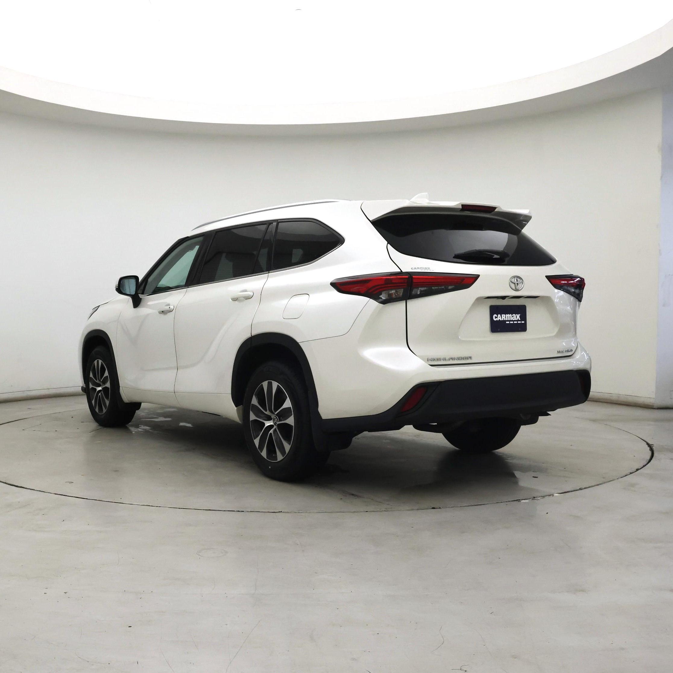 Thumbnail: 2021 Toyota Highlander - 2