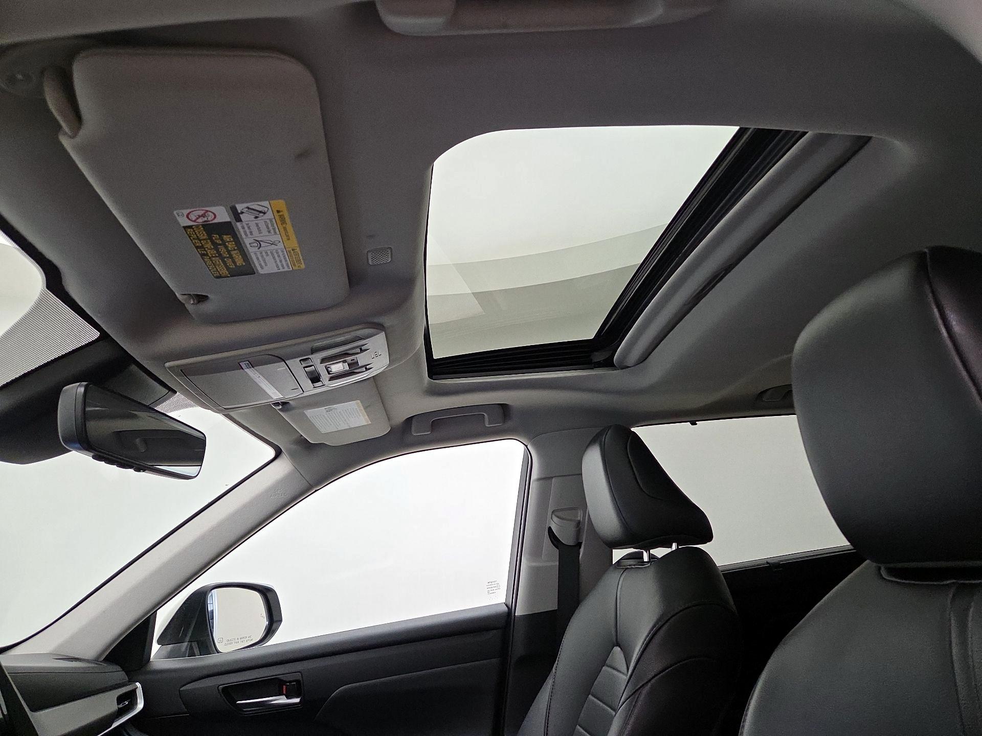 Thumbnail: 2021 Toyota Highlander - 20