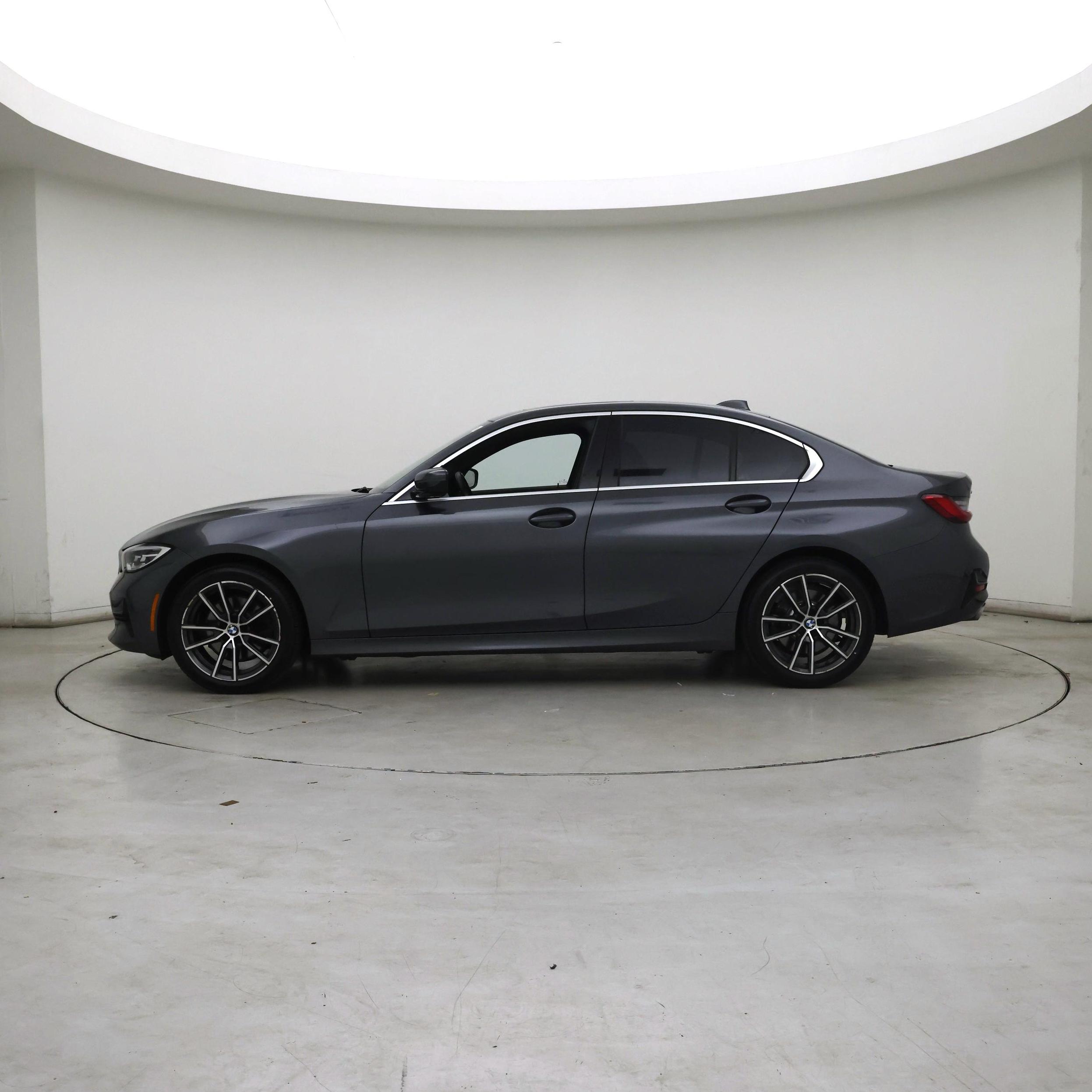 Thumbnail: 2021 BMW 3 Series - 3