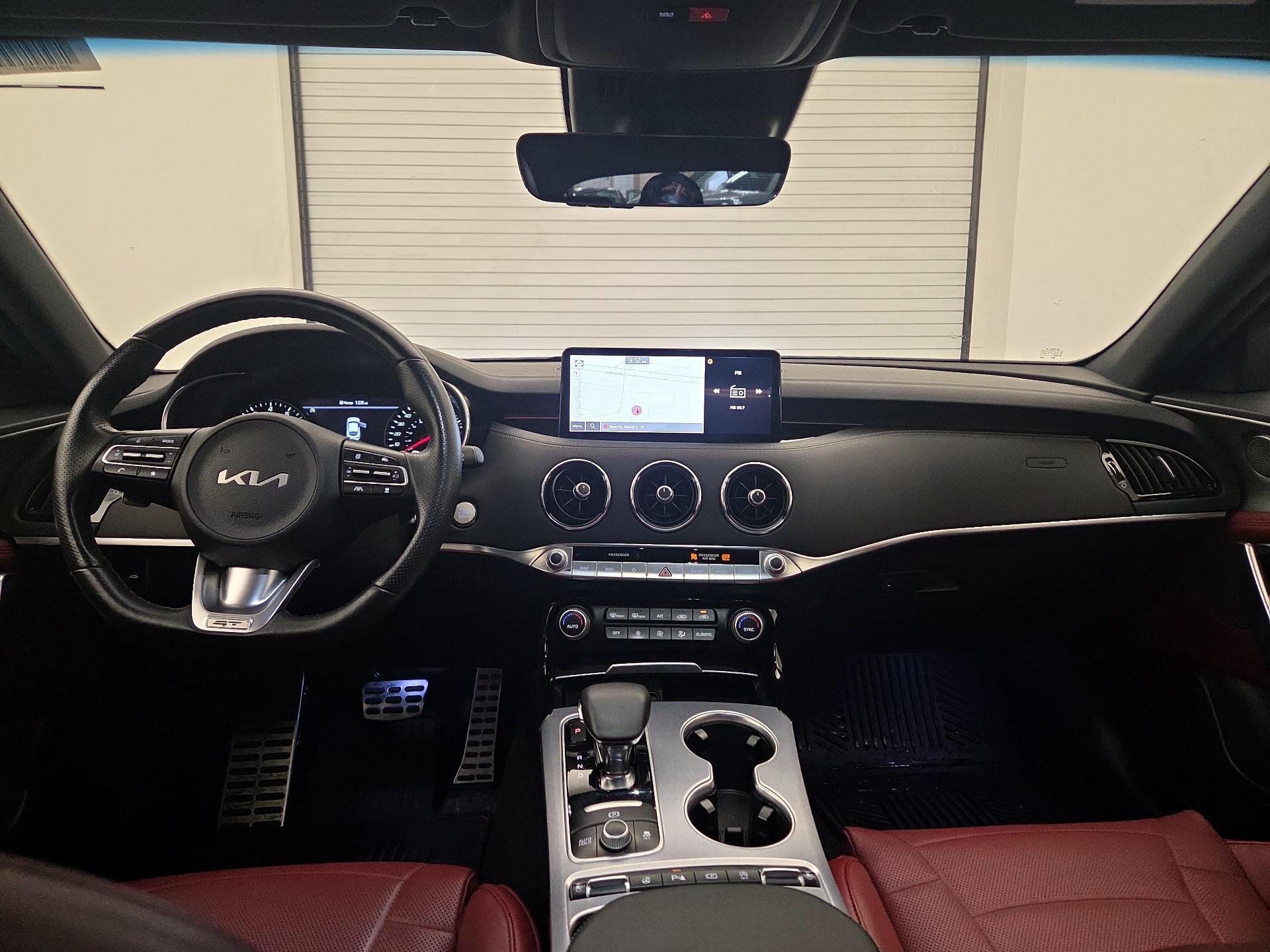 Thumbnail: 2023 Kia Stinger - 9