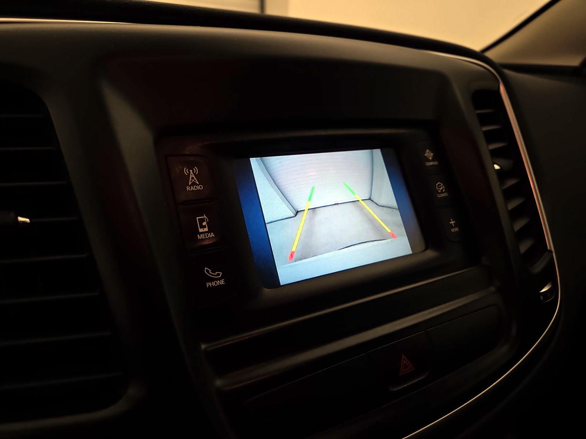 Thumbnail: 2016 Chrysler 200 - 13