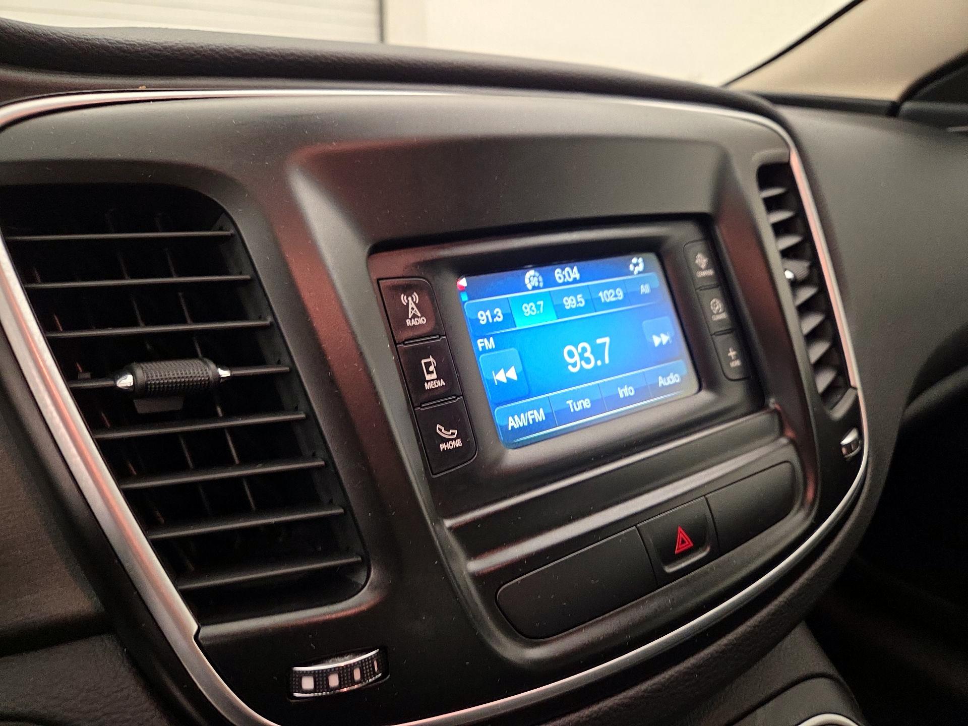 Thumbnail: 2016 Chrysler 200 - 14