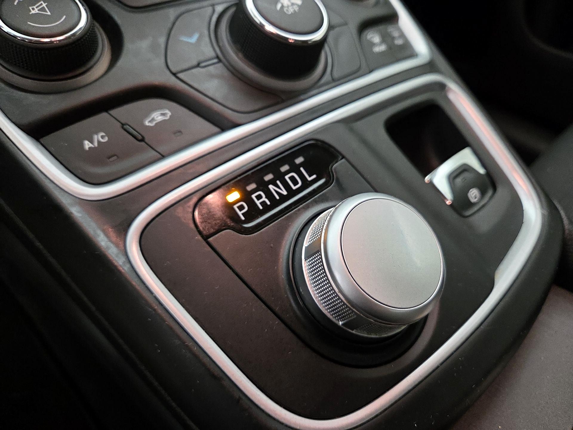 Thumbnail: 2016 Chrysler 200 - 16