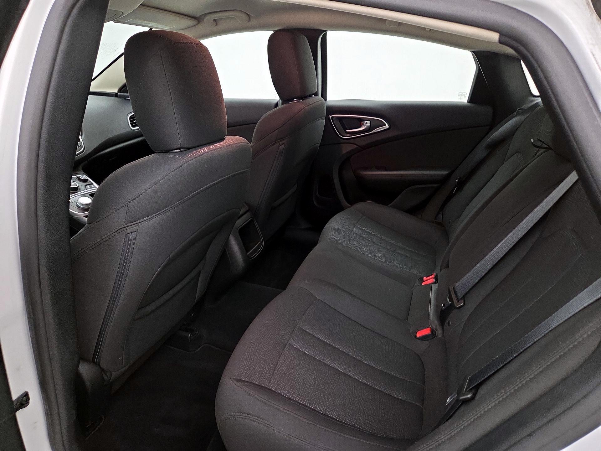 Thumbnail: 2016 Chrysler 200 - 17