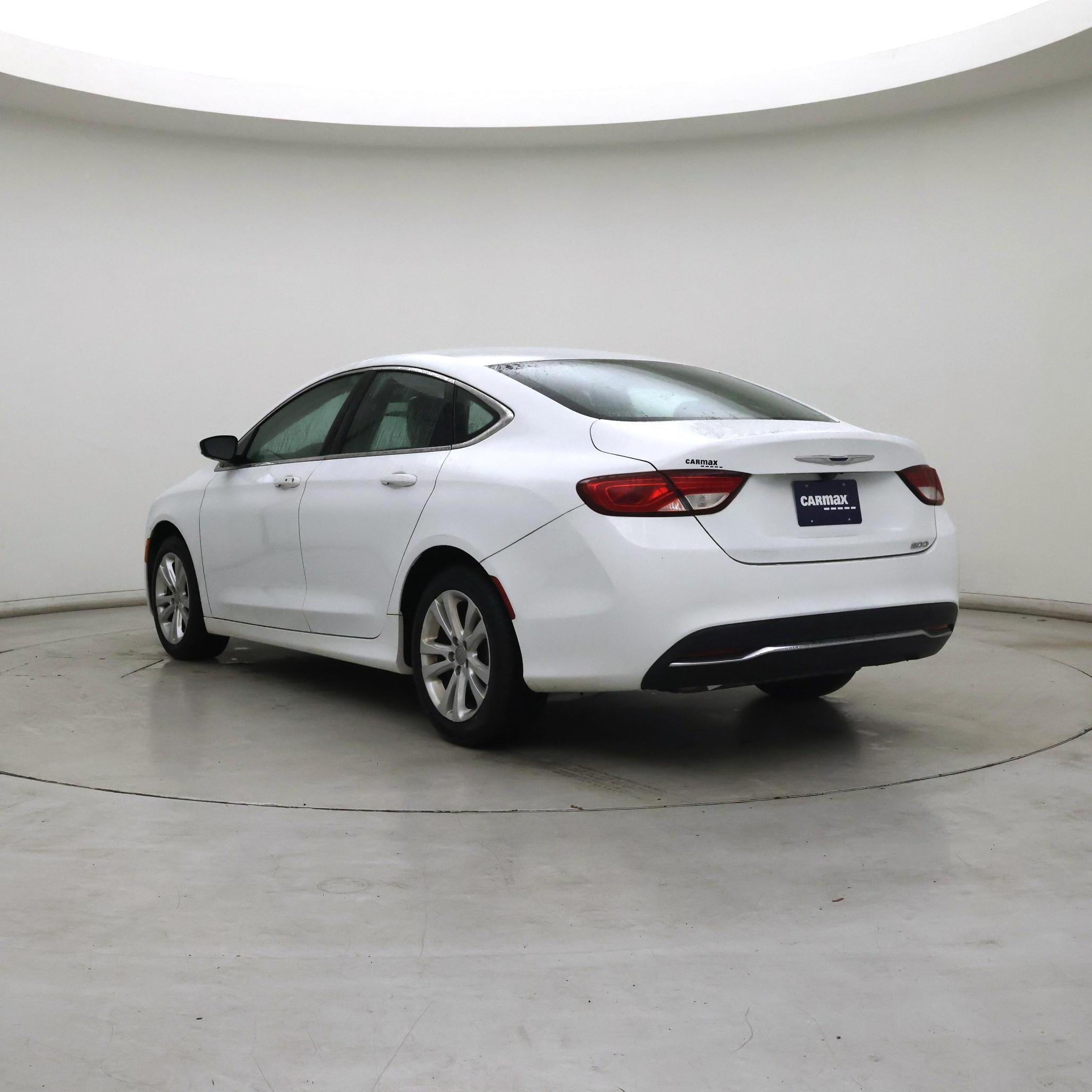 Thumbnail: 2016 Chrysler 200 - 2