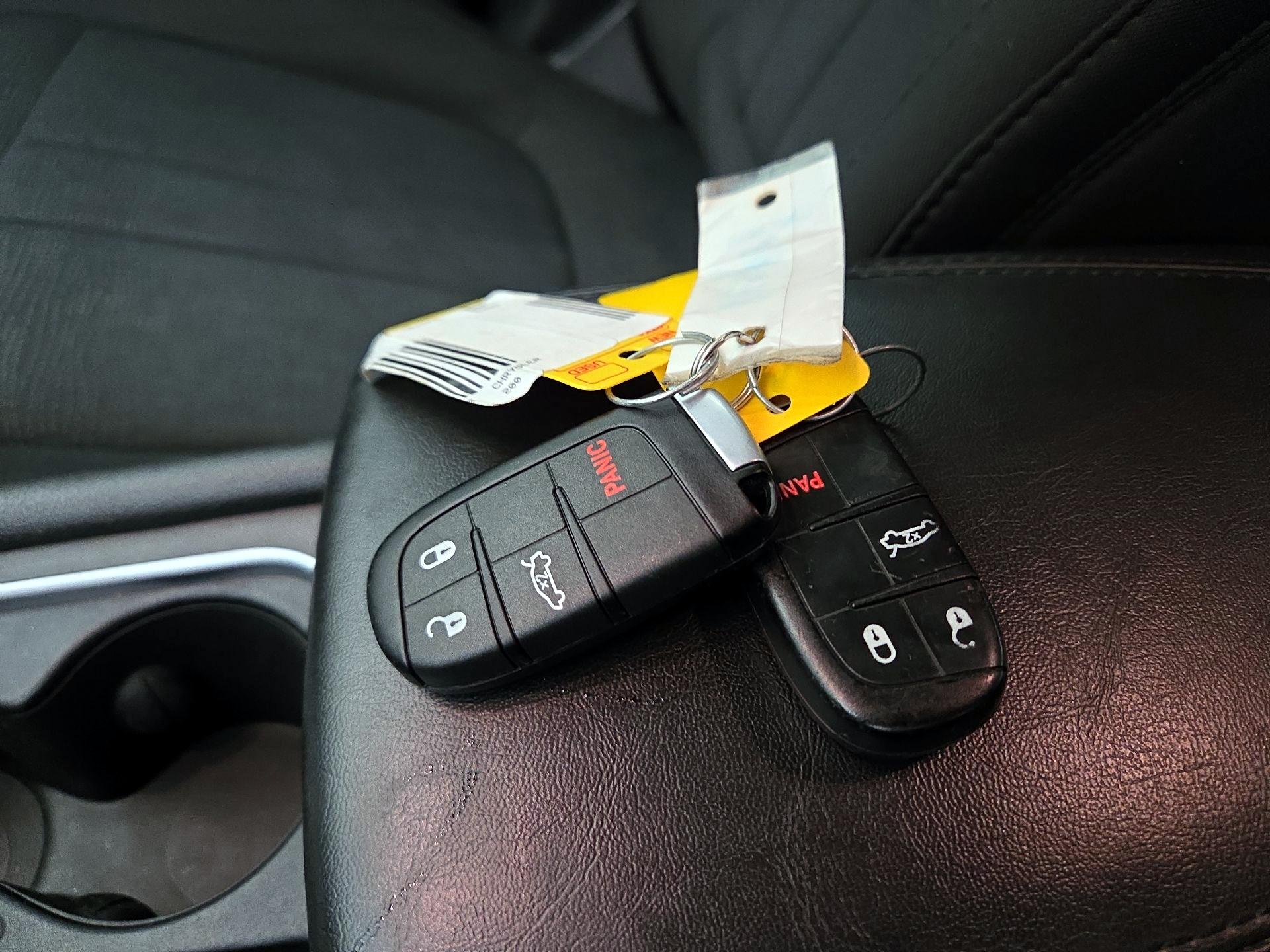 Thumbnail: 2016 Chrysler 200 - 20