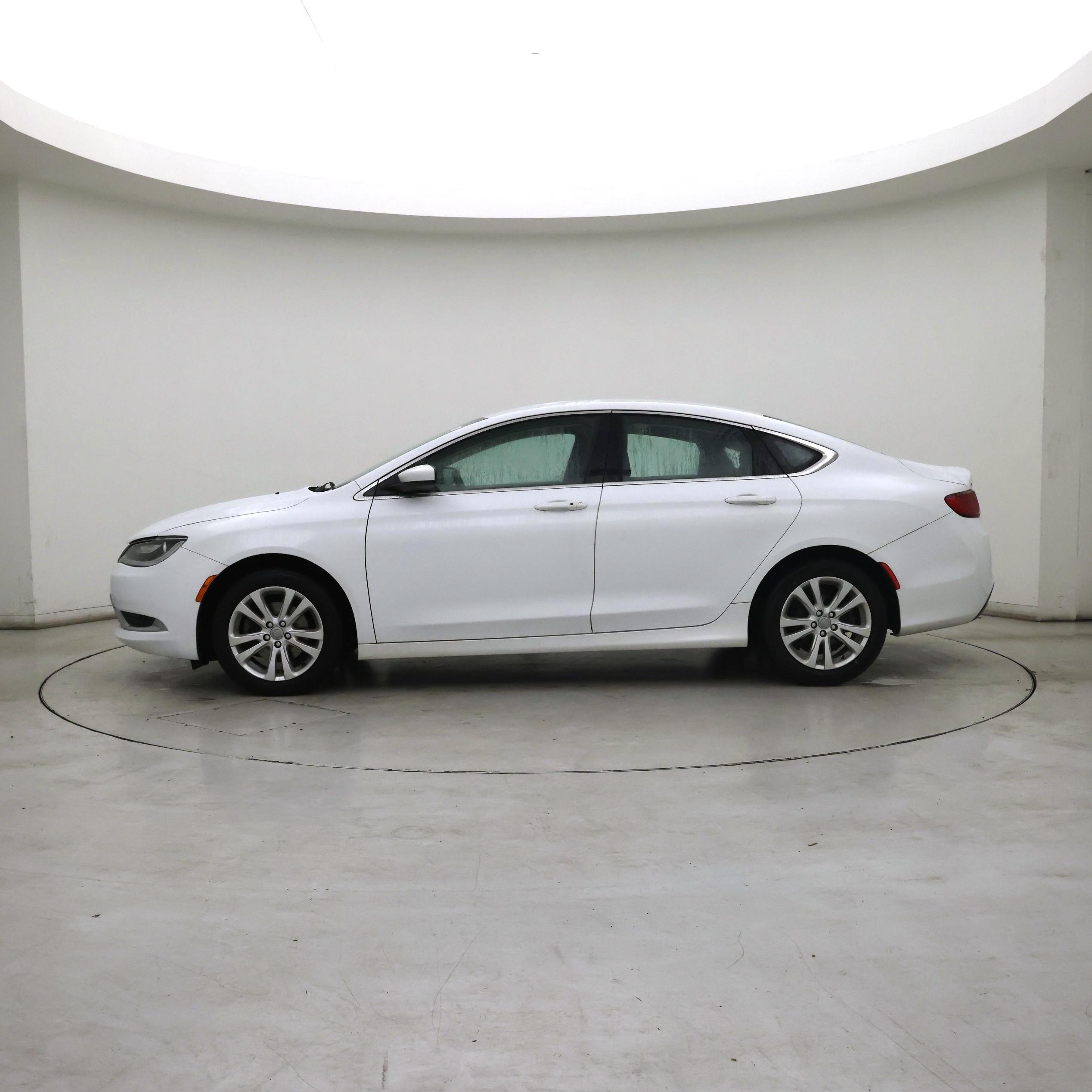 Thumbnail: 2016 Chrysler 200 - 3
