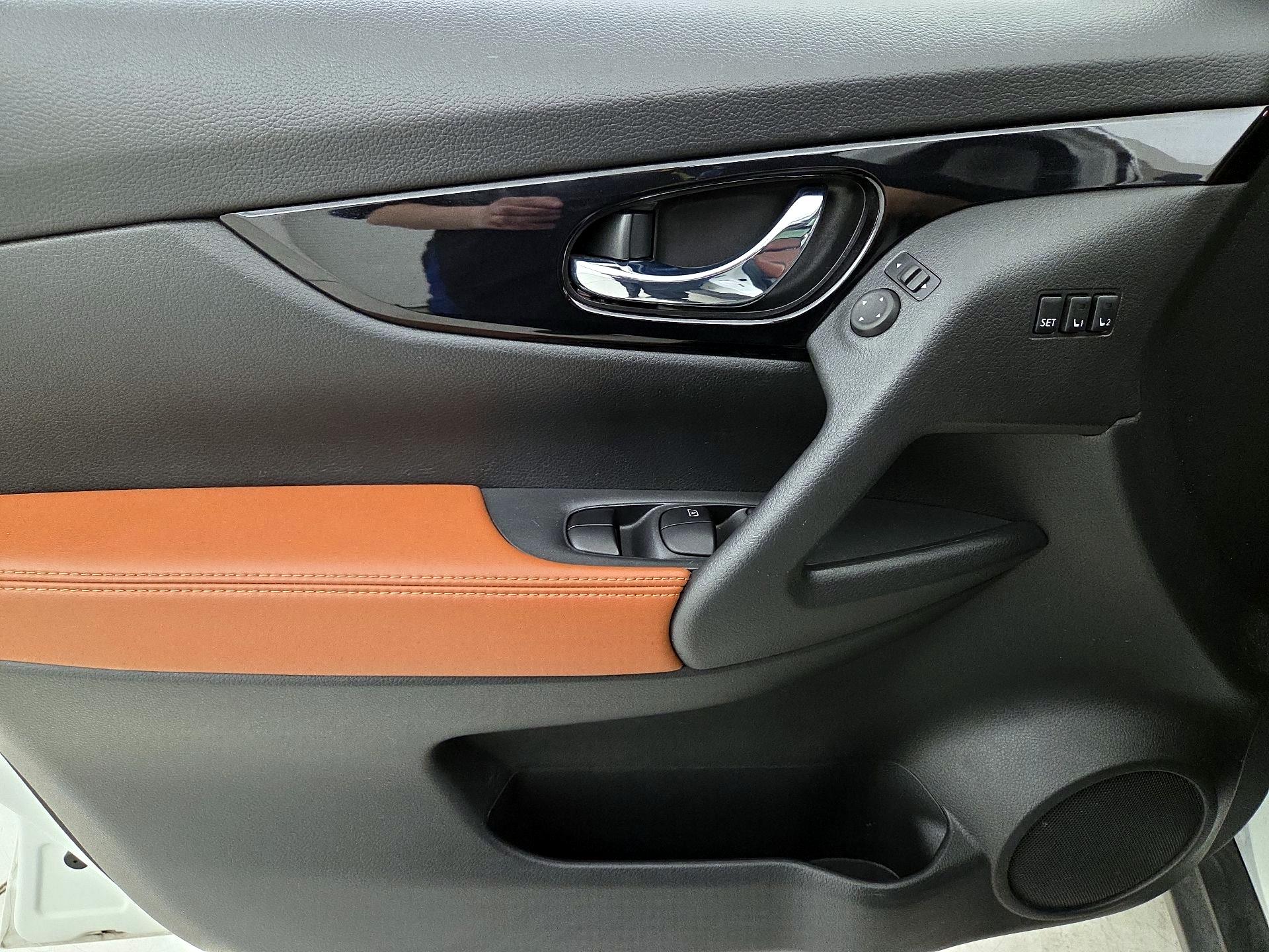 Thumbnail: 2018 Nissan Rogue - 12