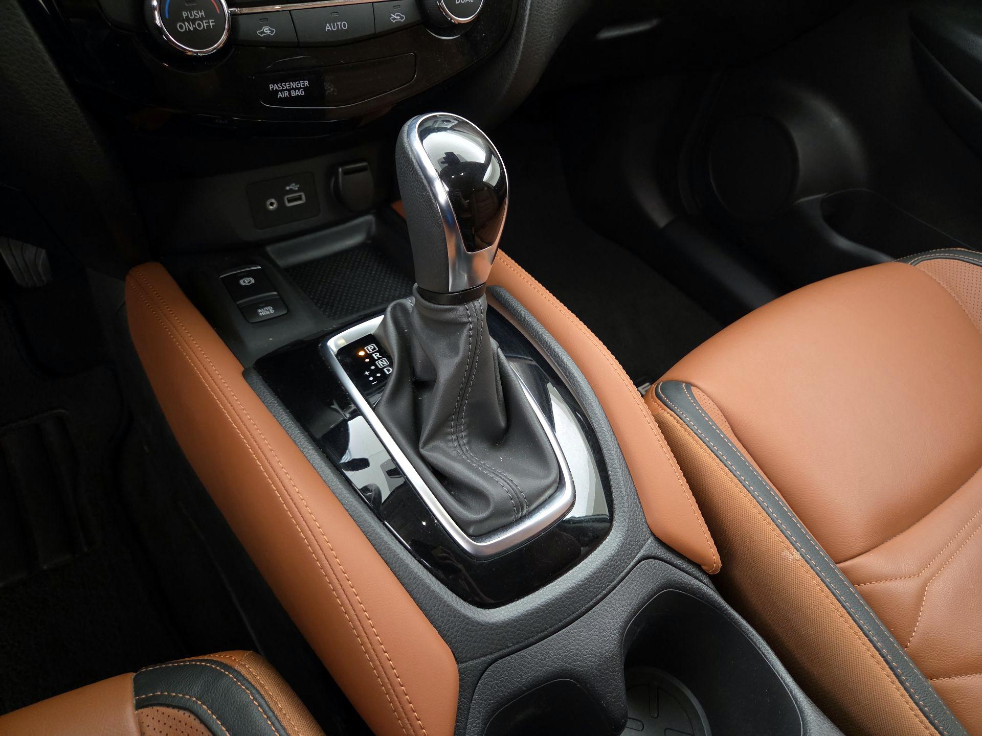 Thumbnail: 2018 Nissan Rogue - 17