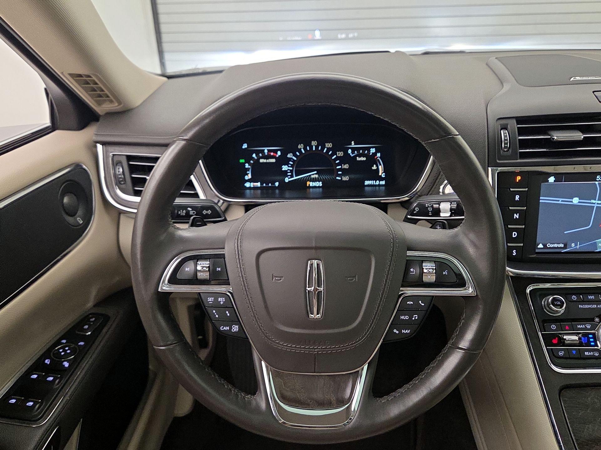 Thumbnail: 2018 Lincoln Continental - 10