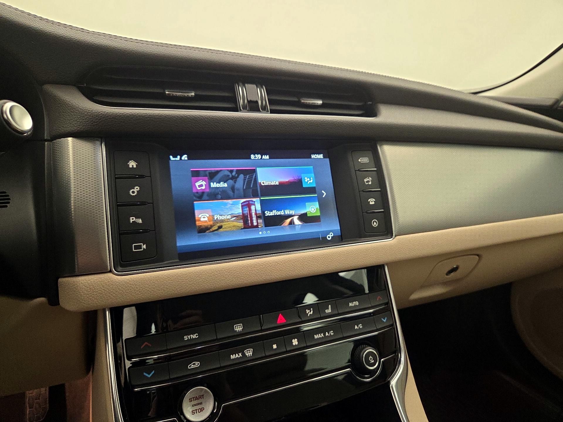 Thumbnail: 2017 Jaguar XF - 15