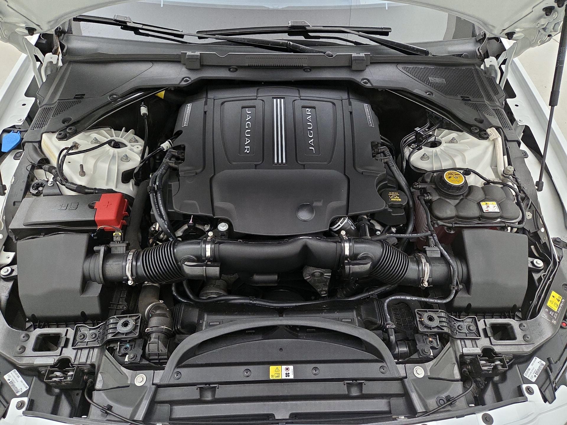 Thumbnail: 2017 Jaguar XF - 20