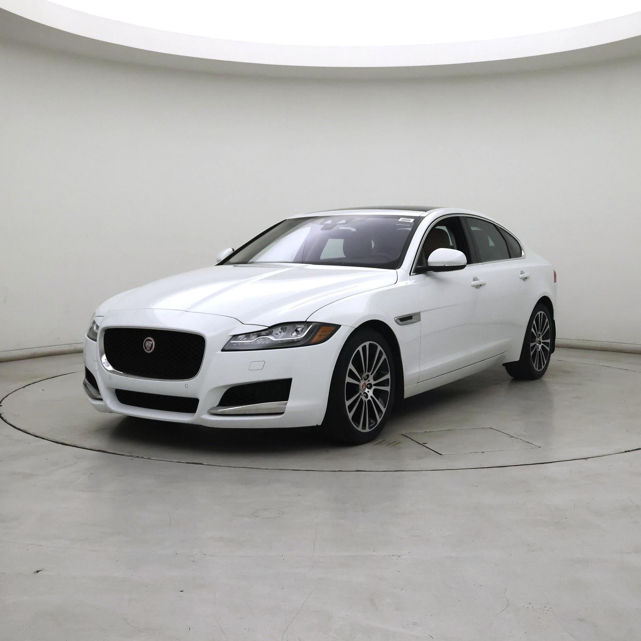 Thumbnail: 2017 Jaguar XF - 4