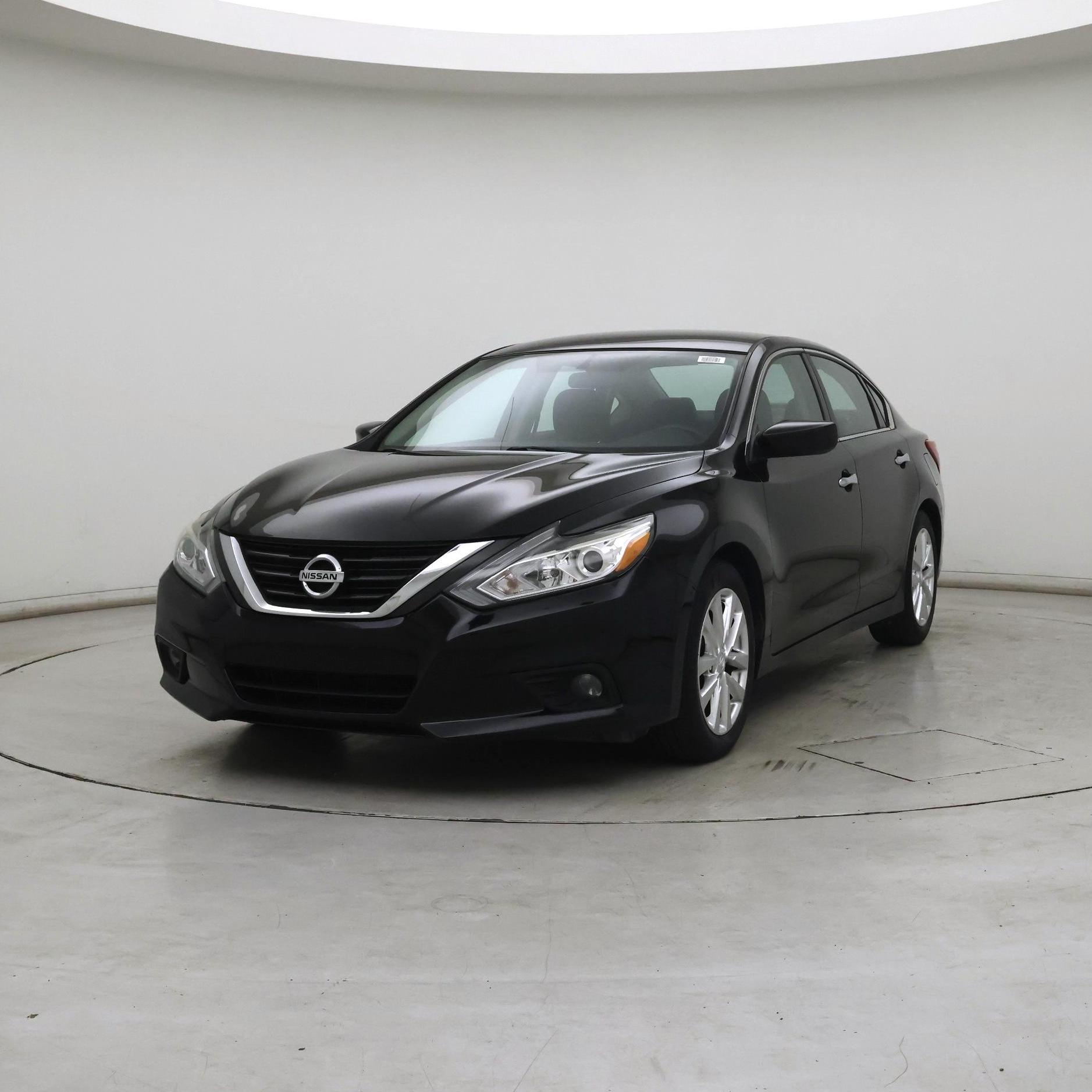 Thumbnail: 2017 Nissan Altima - 4