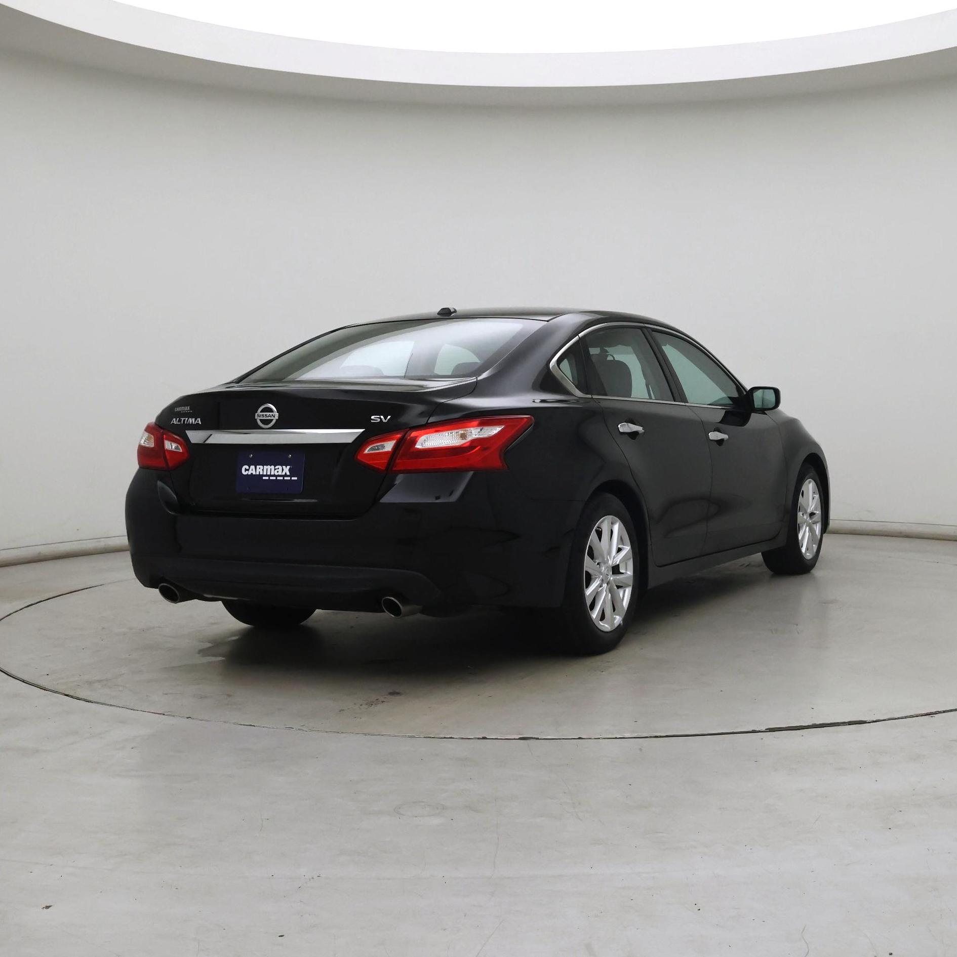 Thumbnail: 2017 Nissan Altima - 8