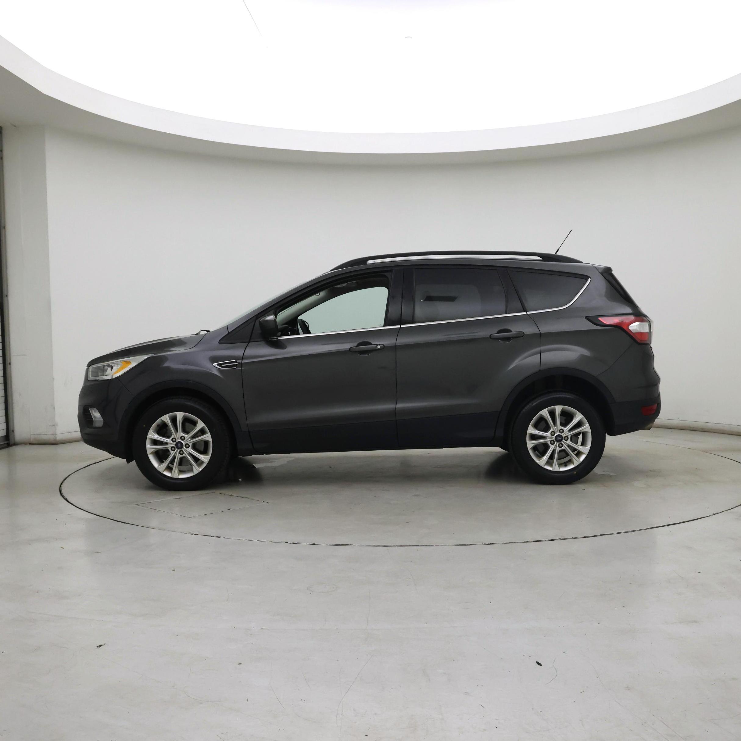 Thumbnail: 2018 Ford Escape - 3