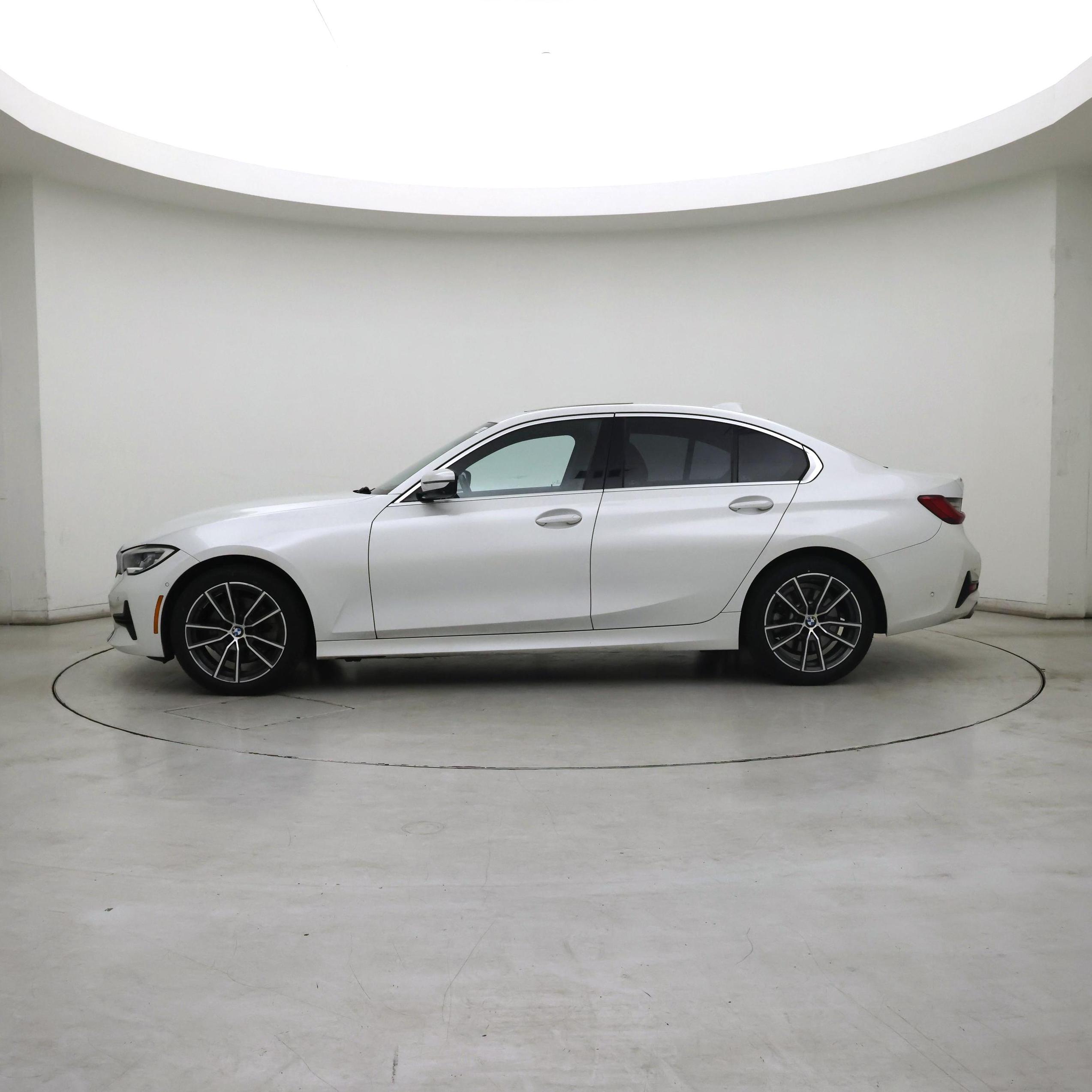 Thumbnail: 2019 BMW 3 Series - 3