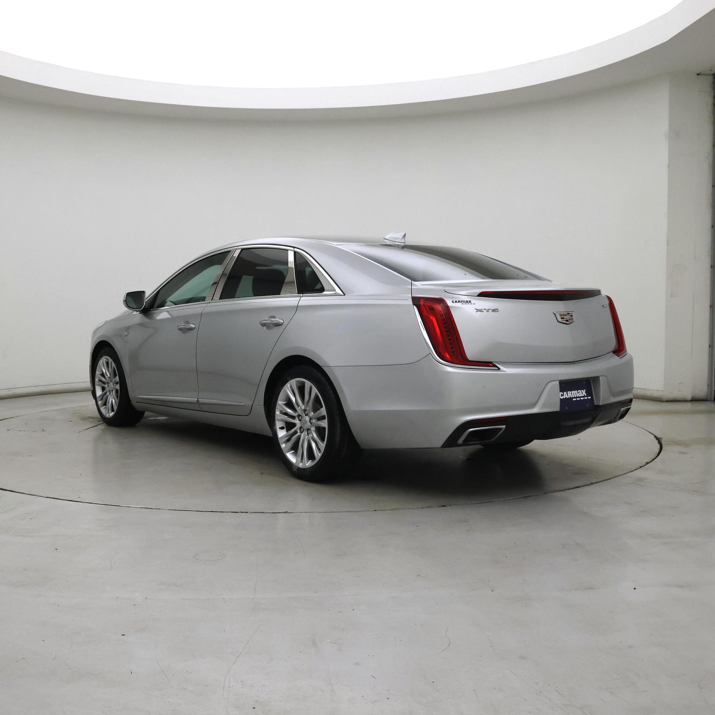 Thumbnail: 2018 Cadillac XTS - 2
