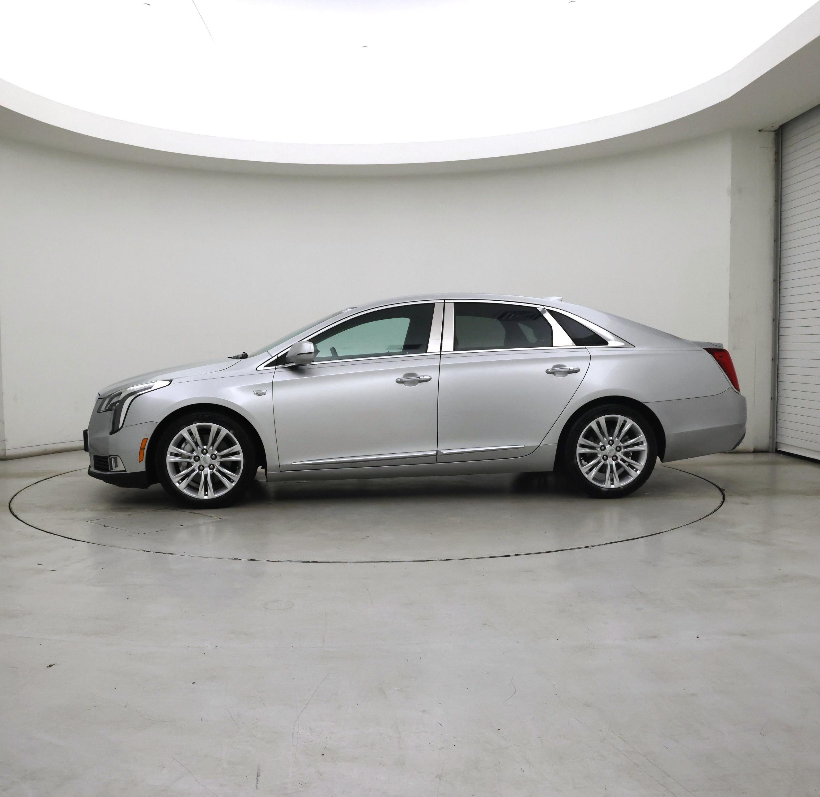 Thumbnail: 2018 Cadillac XTS - 3