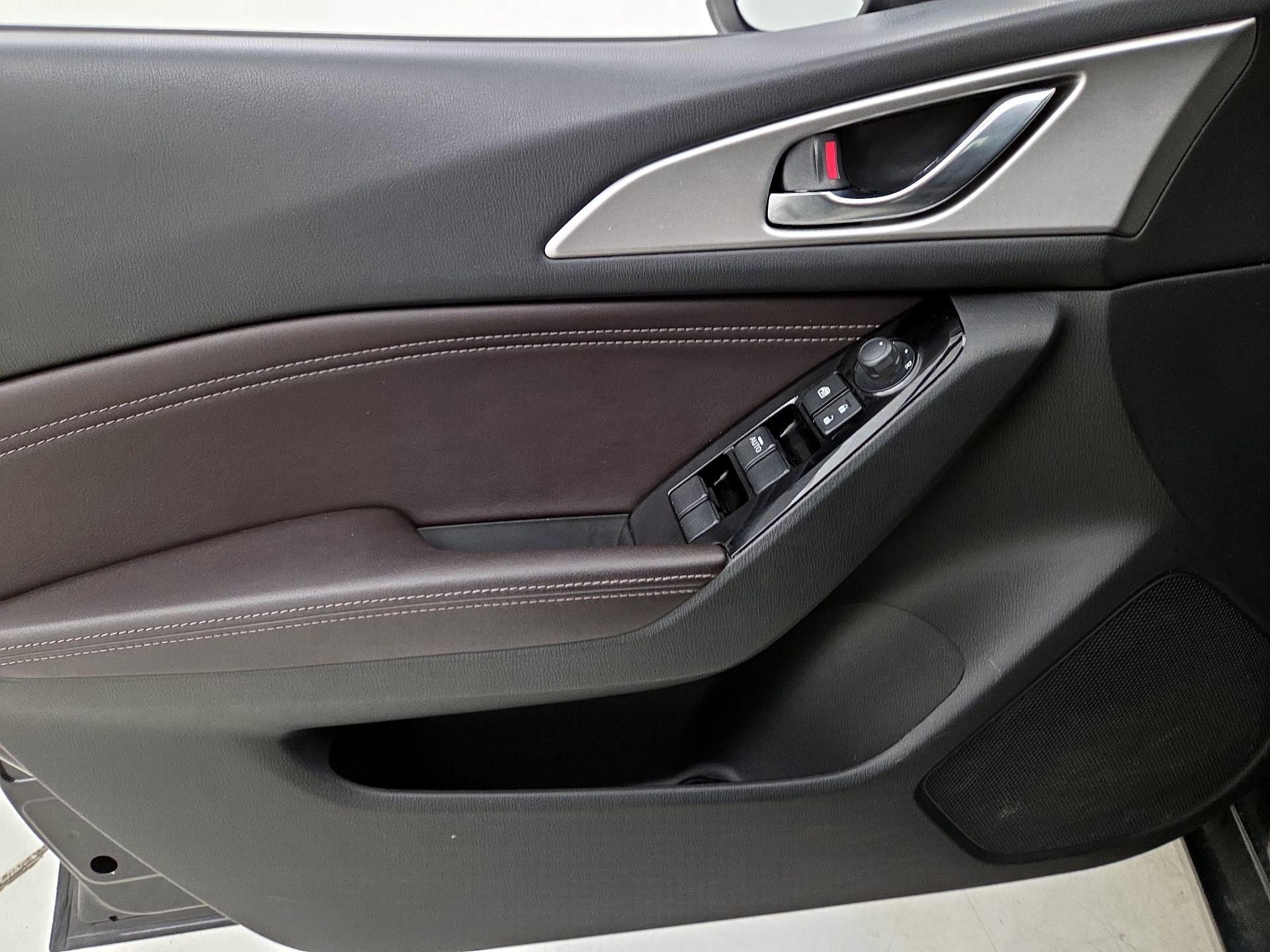 Thumbnail: 2017 Mazda Mazda3 - 12