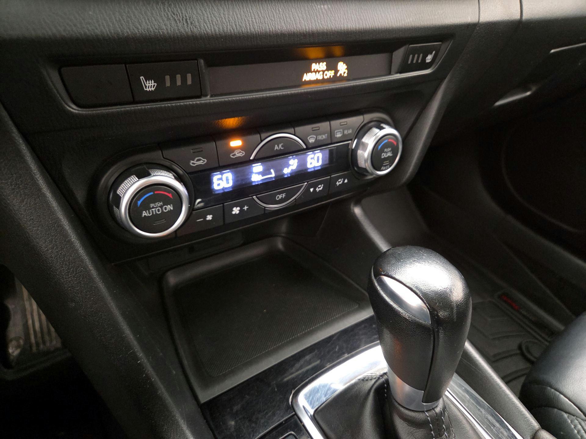 Thumbnail: 2017 Mazda Mazda3 - 16