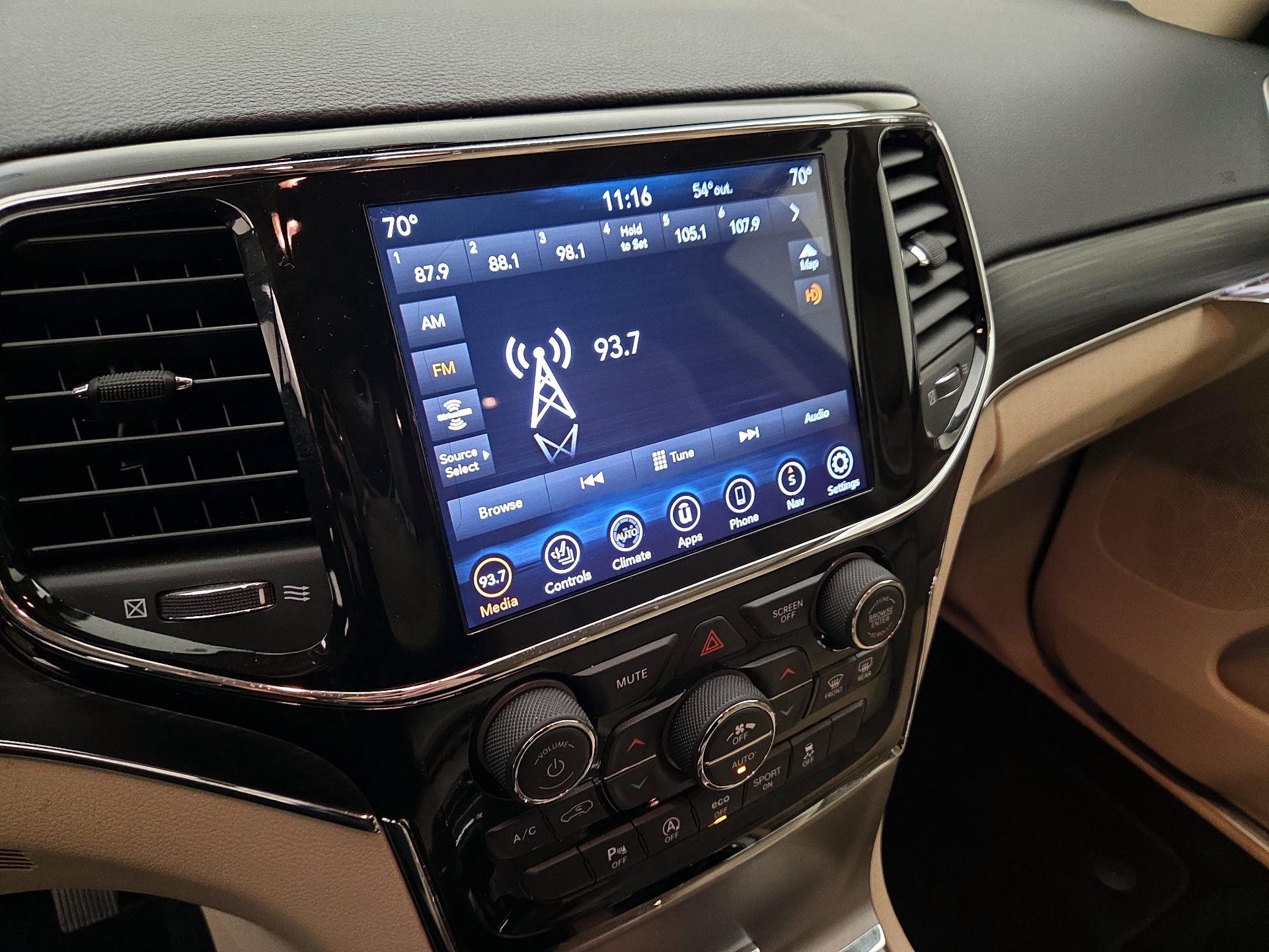 Thumbnail: 2021 Jeep Grand Cherokee - 15