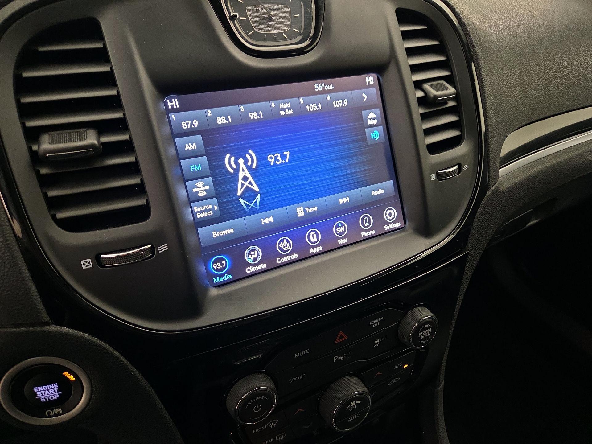 Thumbnail: 2023 Chrysler 300 - 15