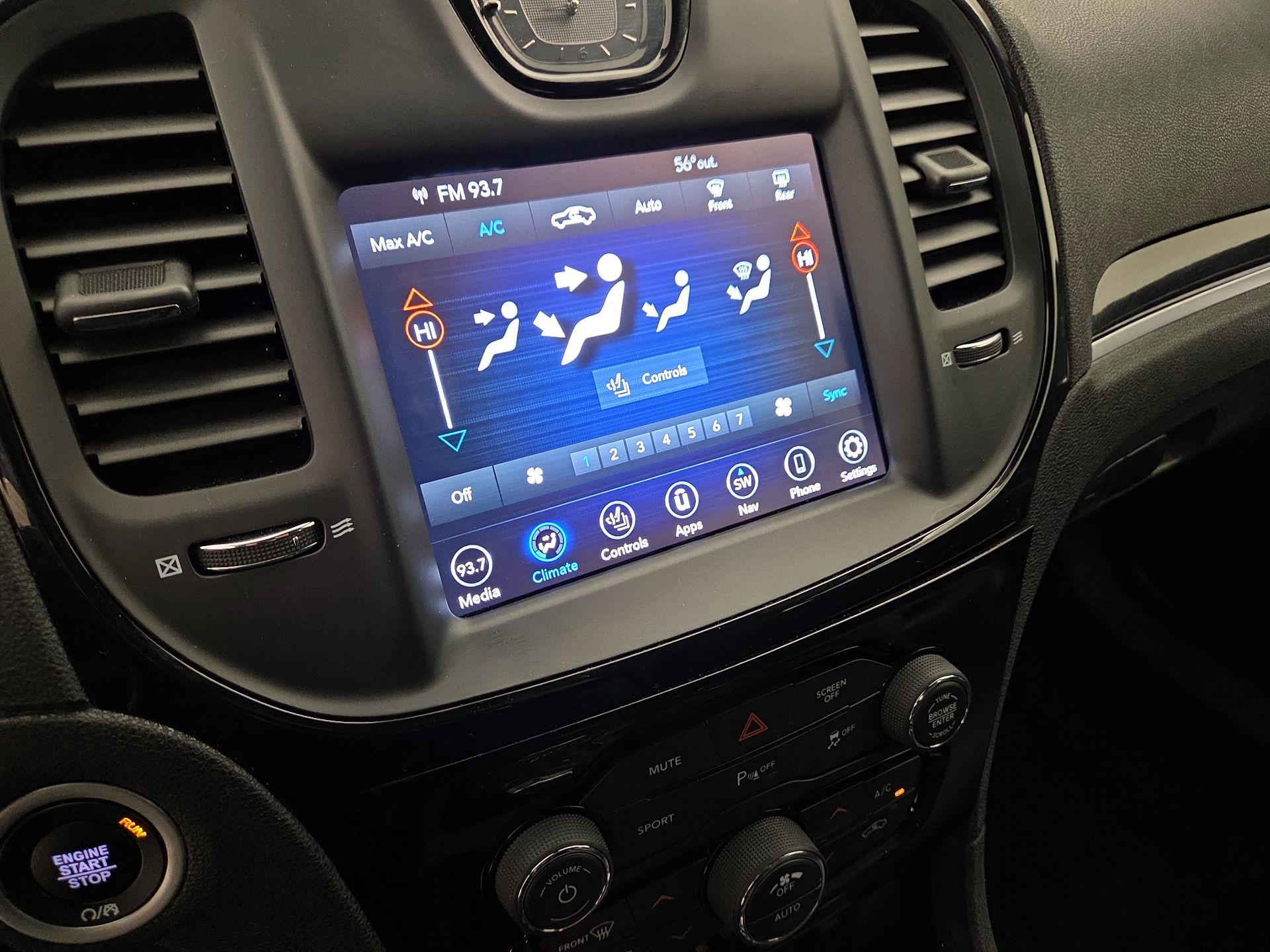 Thumbnail: 2023 Chrysler 300 - 16