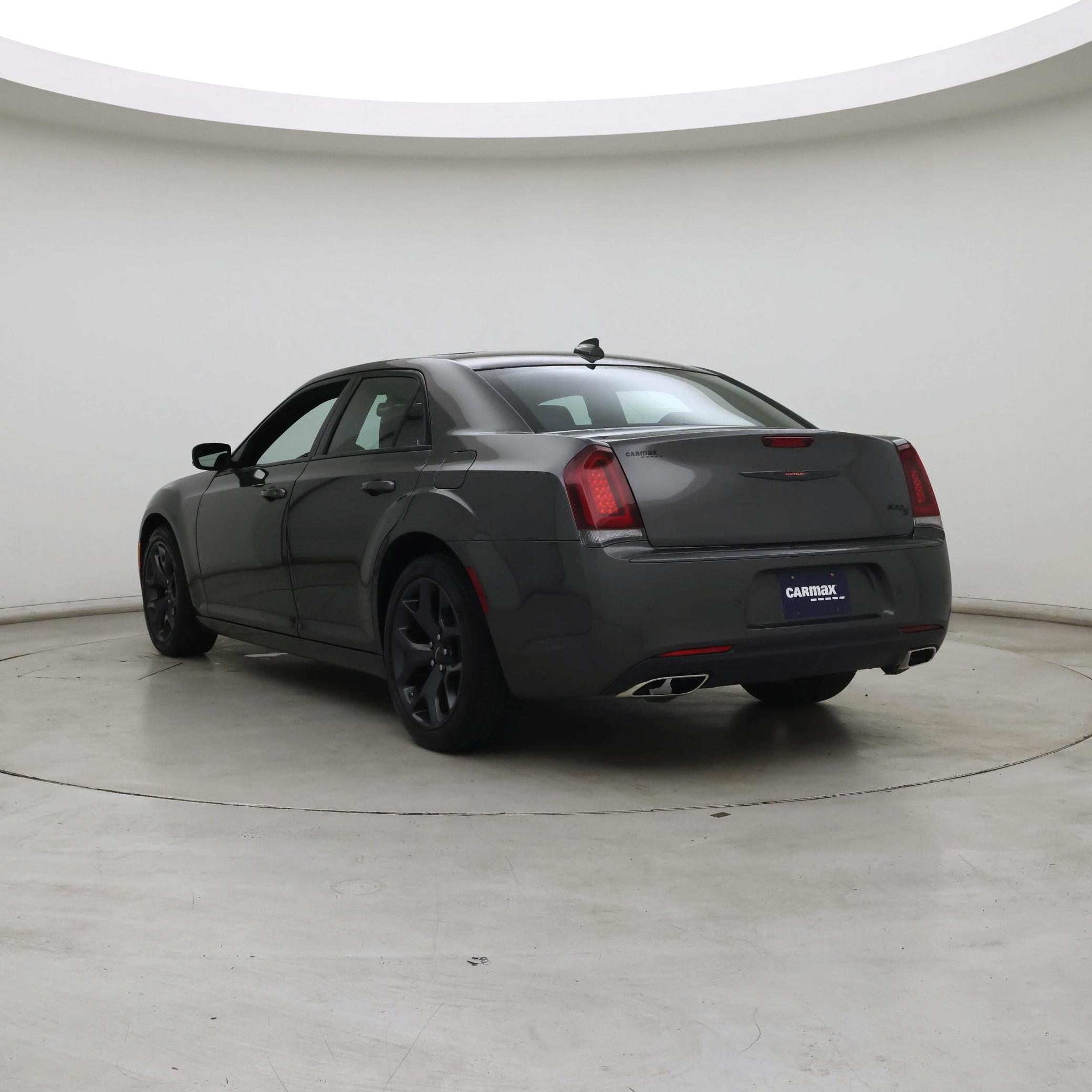 Thumbnail: 2023 Chrysler 300 - 2